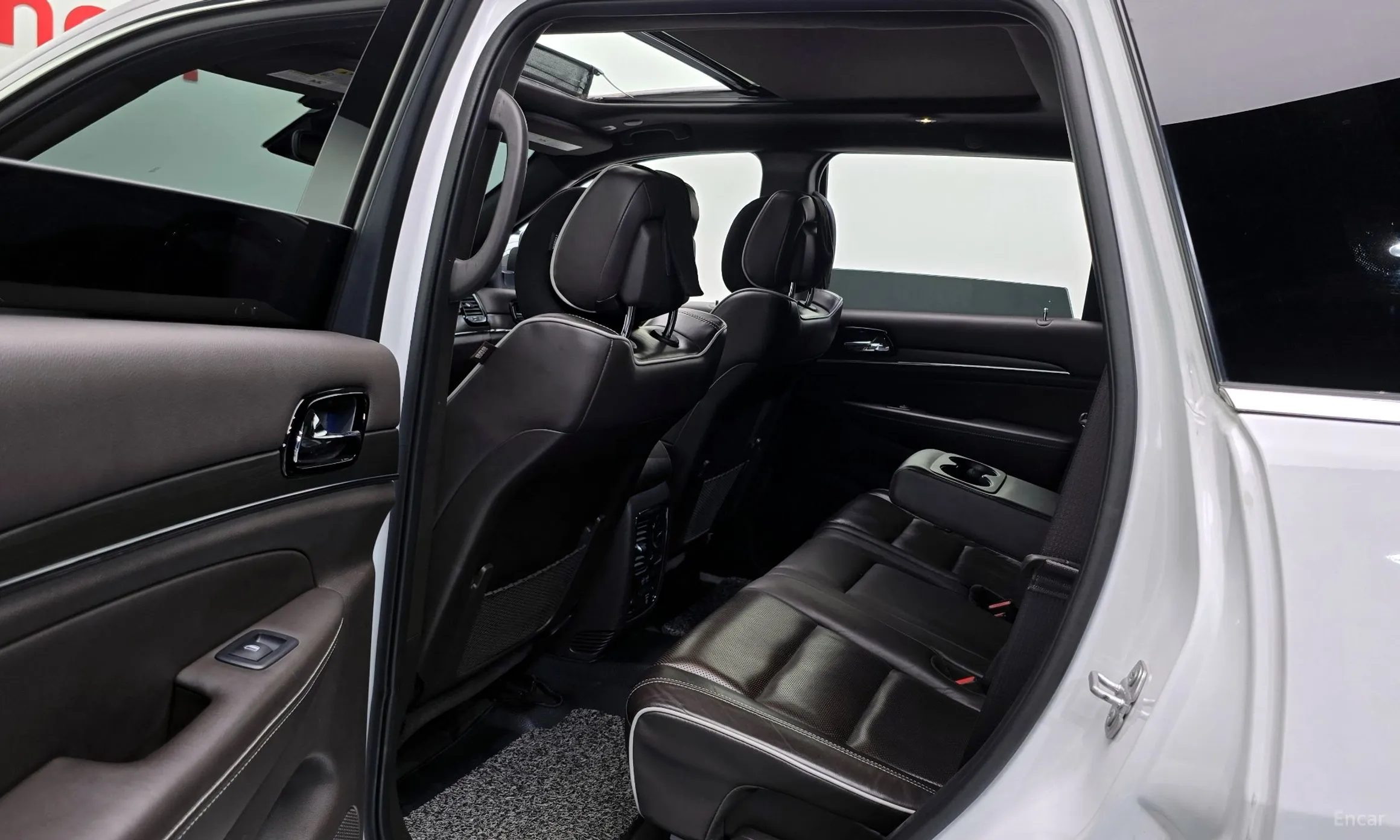 Jeep Grand Cherokee превью 12