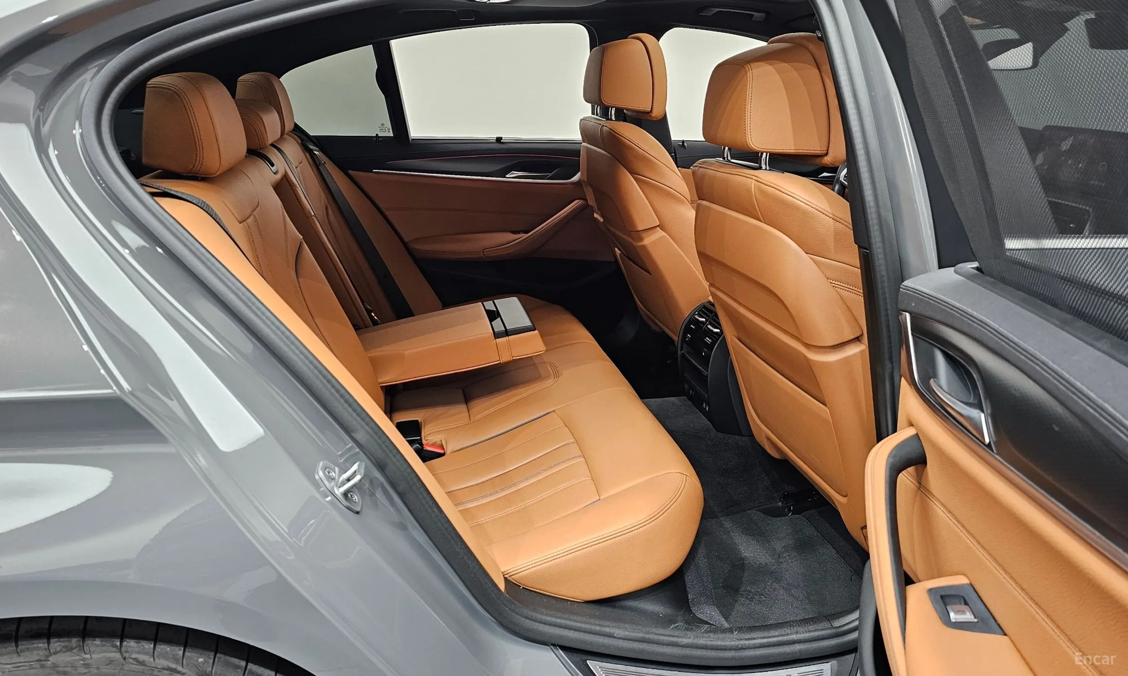 BMW 5 Series (G30) превью 11