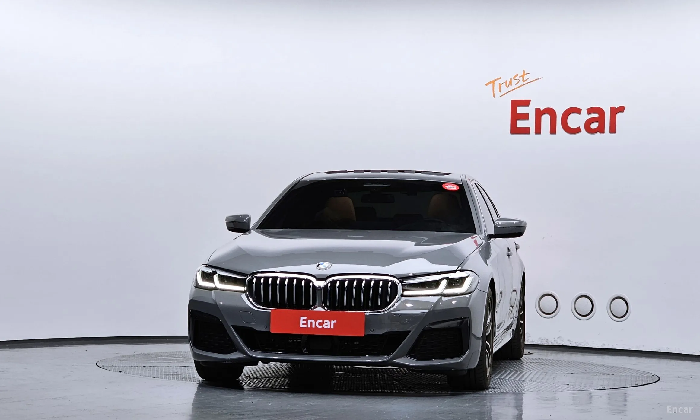 BMW 5 Series (G30) превью 3