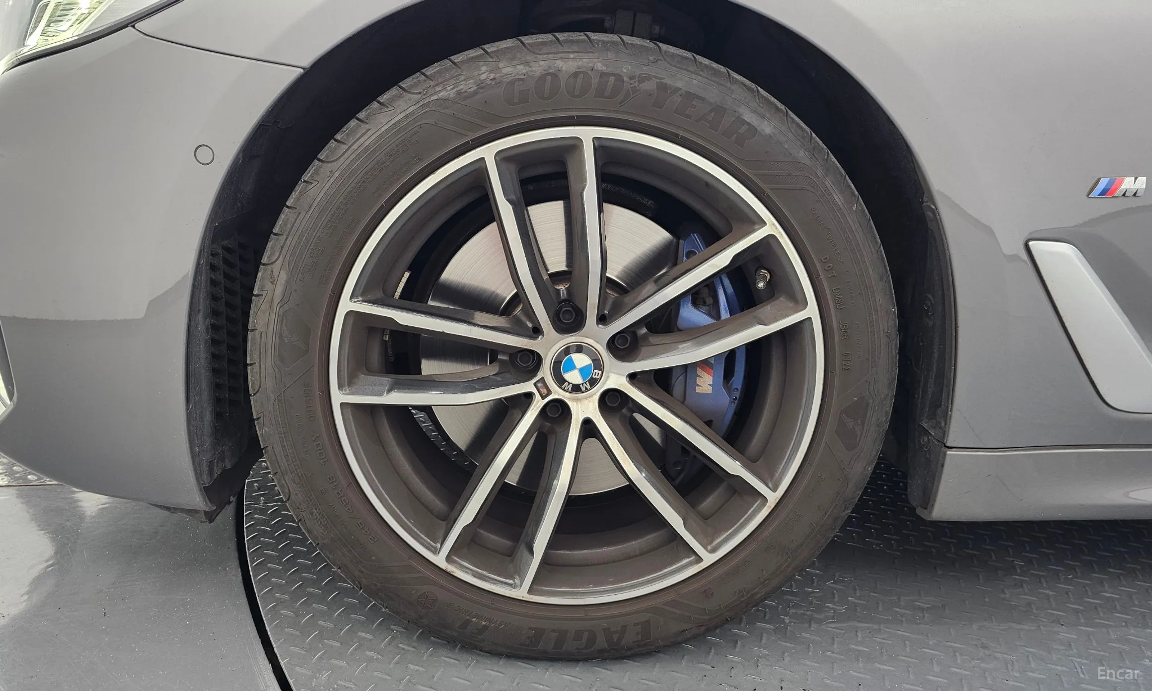 BMW 5 Series (G30) превью 5
