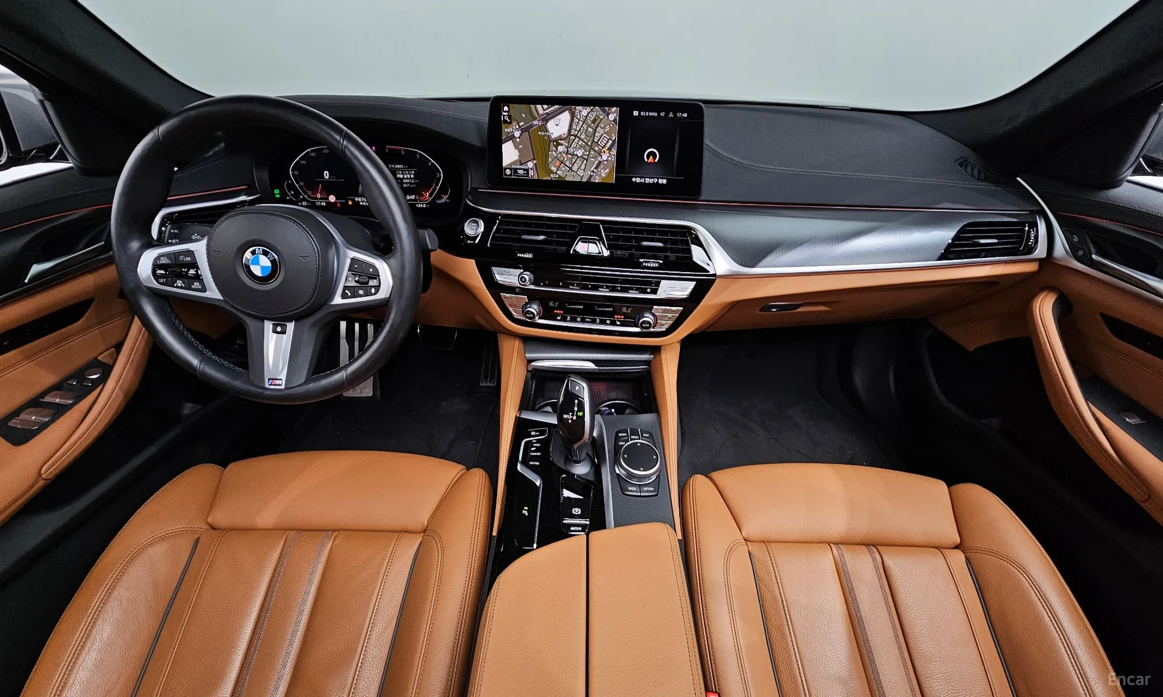 BMW 5 Series (G30) превью 7