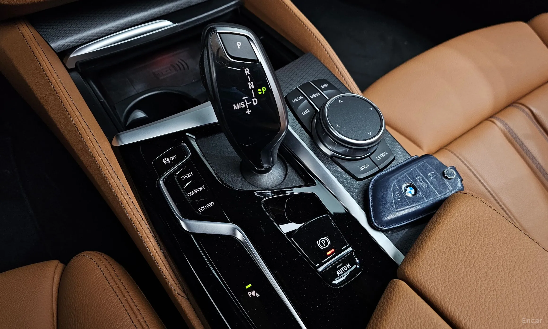 BMW 5 Series (G30) превью 9