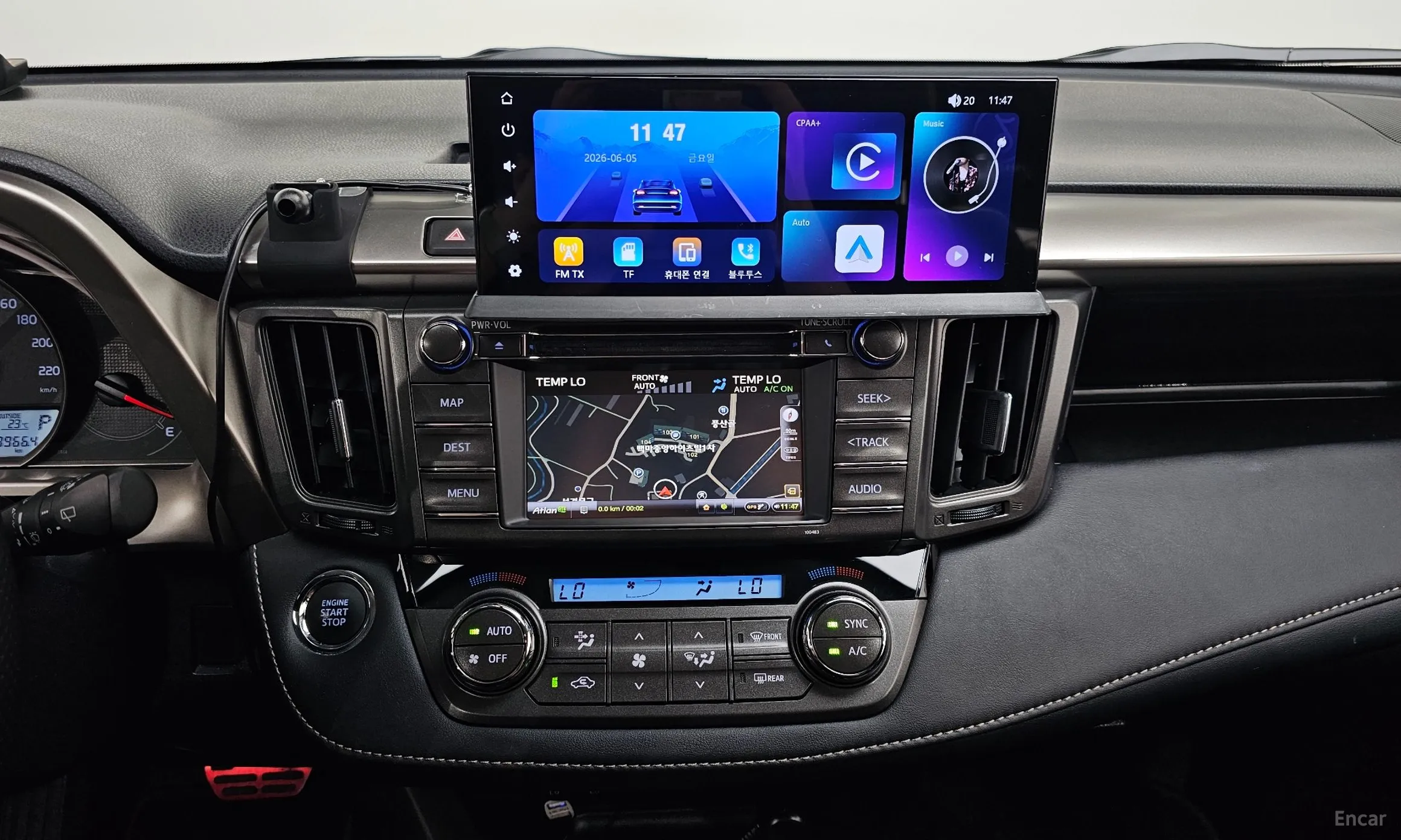 Toyota RAV4 превью 14