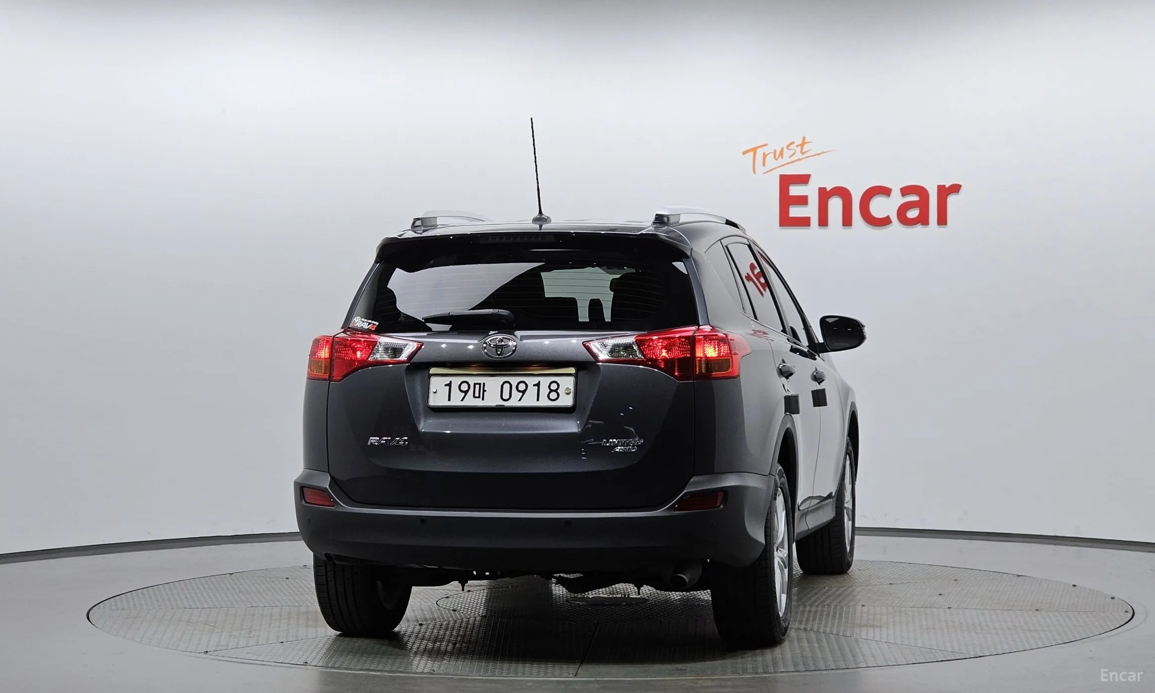 Toyota RAV4 превью 4