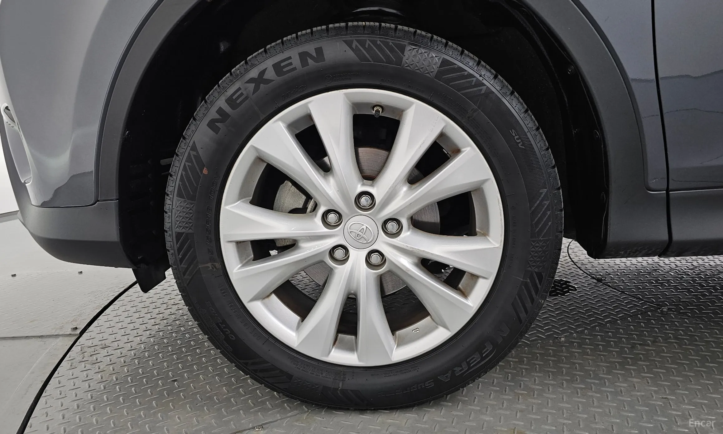 Toyota RAV4 превью 5