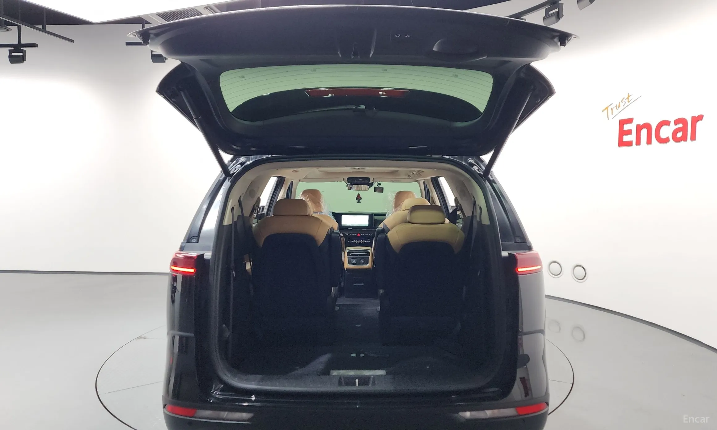 Kia Carnival Gen 4 превью 20