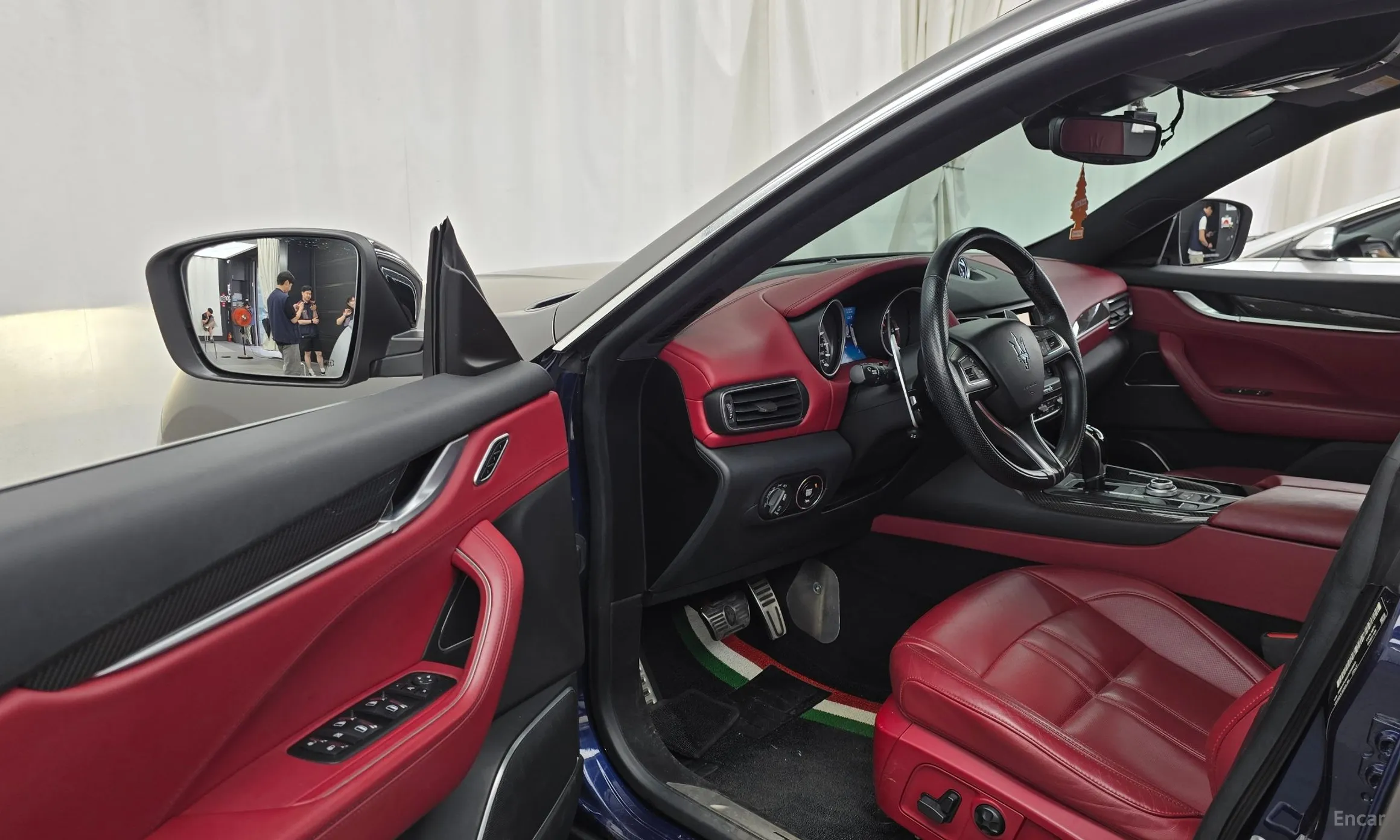 Maserati Levante превью 10