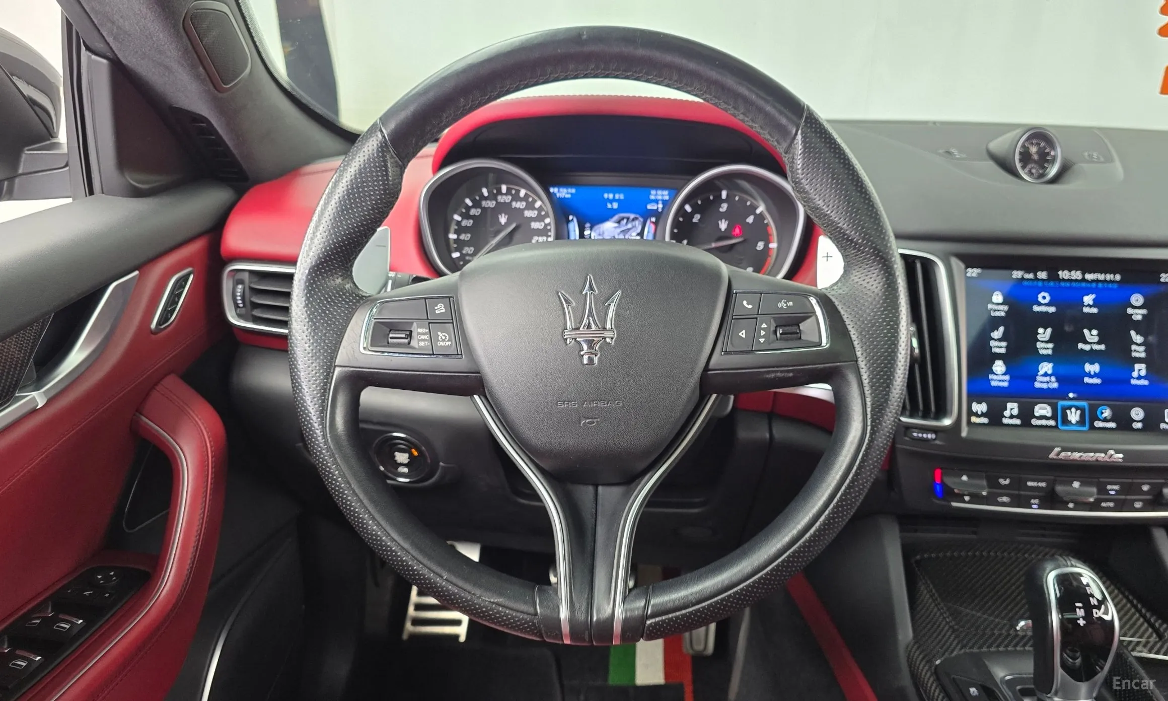 Maserati Levante превью 12