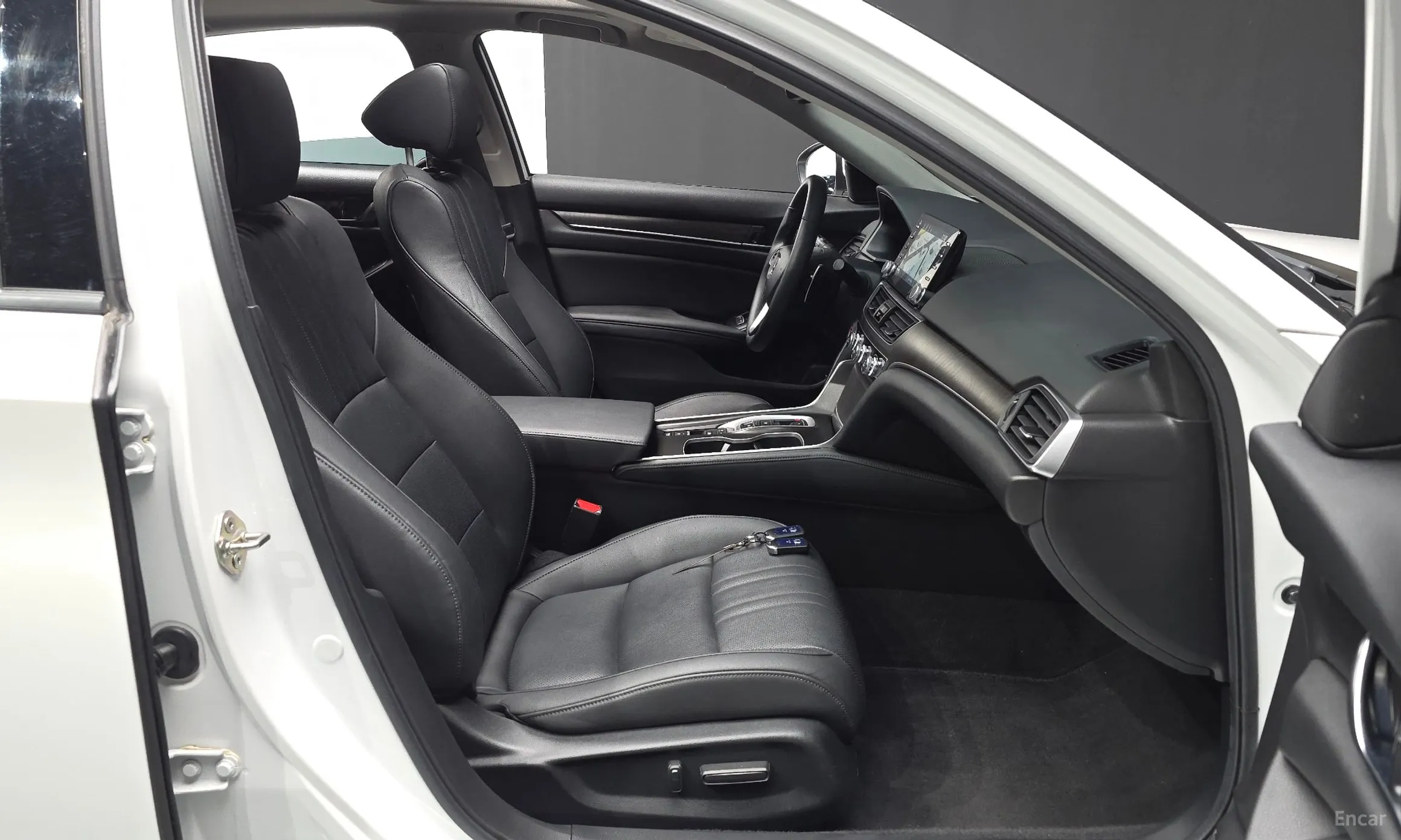 Honda Accord 10th Generation превью 12