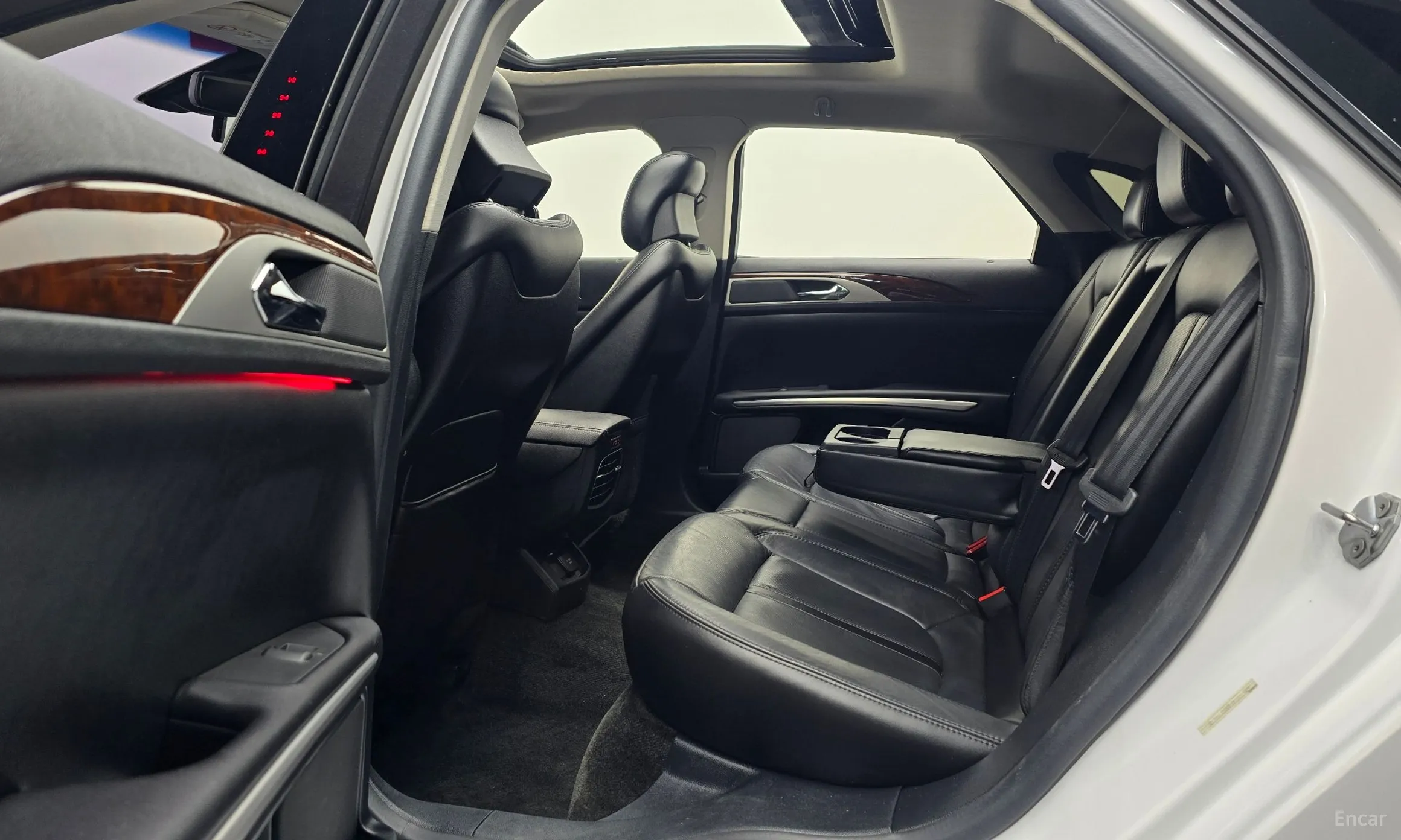 Lincoln New MKZ превью 12