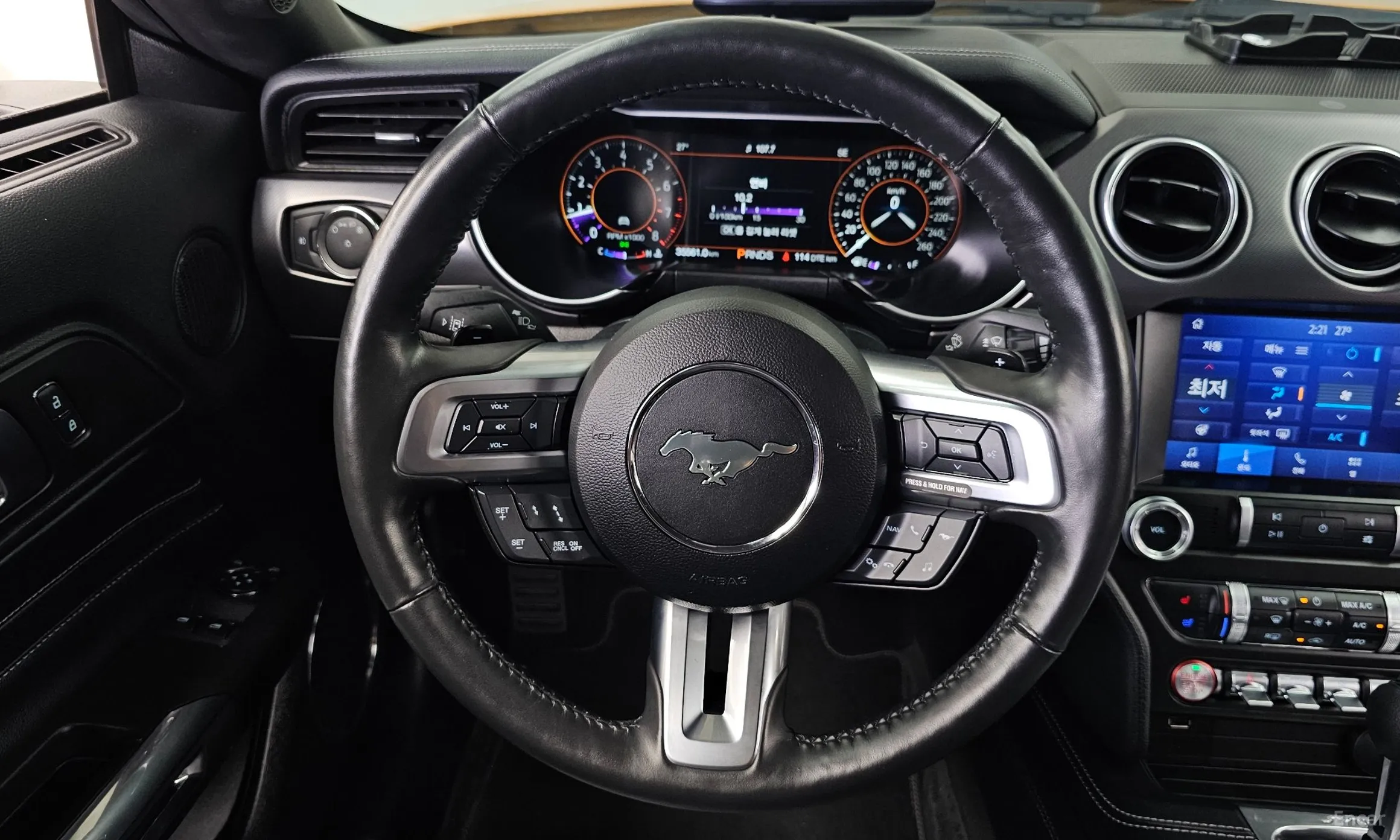 Ford Mustang превью 13