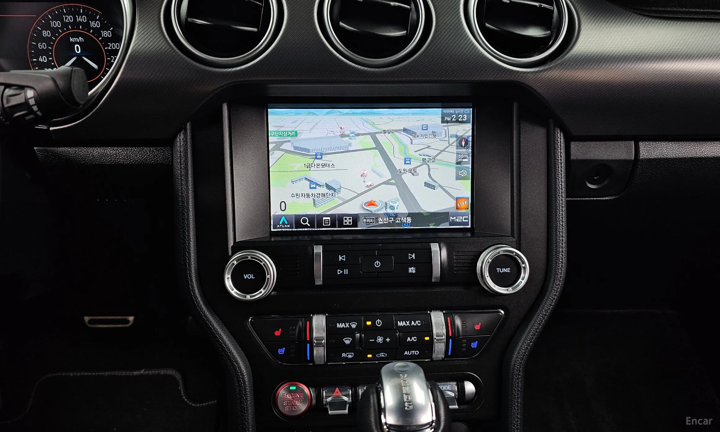 Ford Mustang превью 14