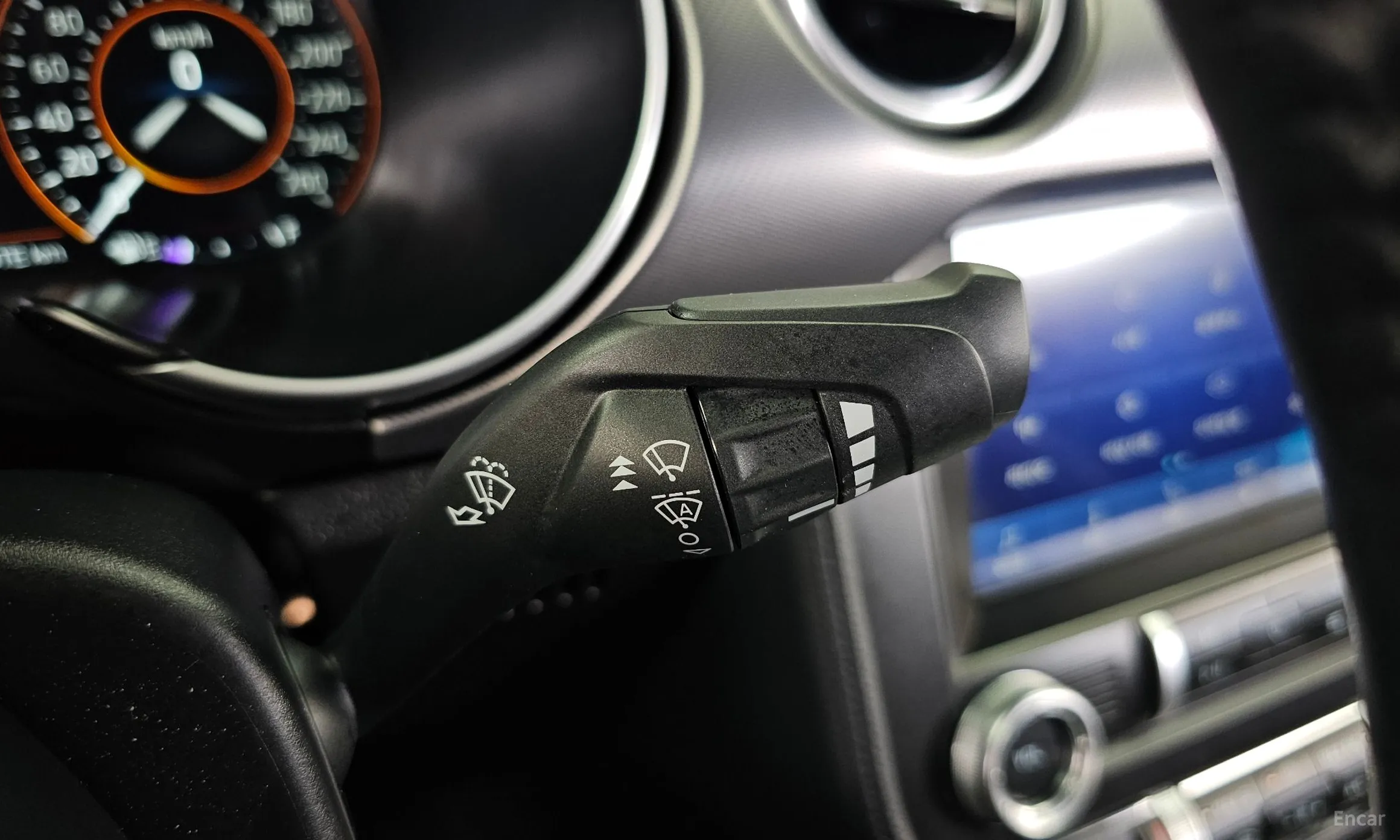 Ford Mustang превью 19