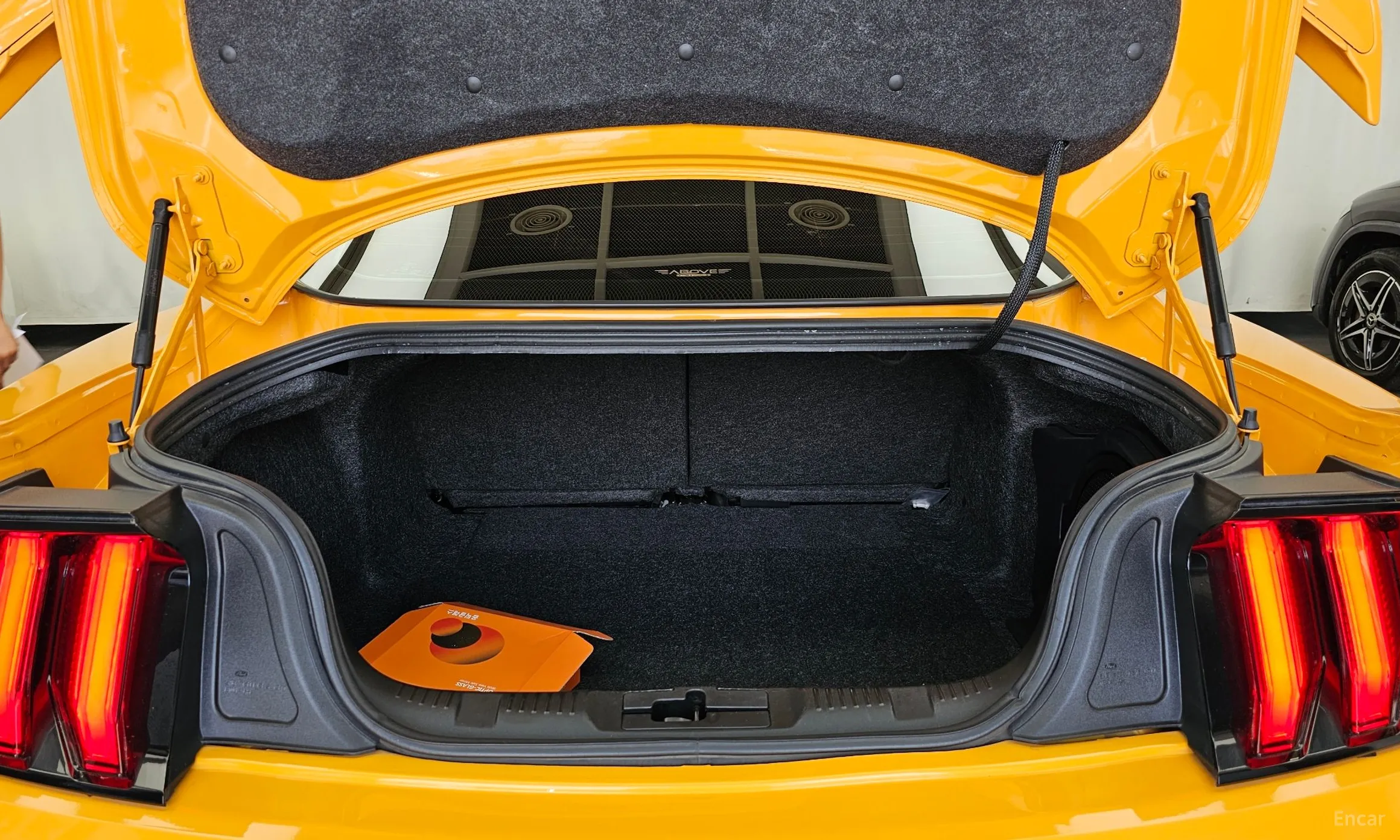 Ford Mustang превью 20