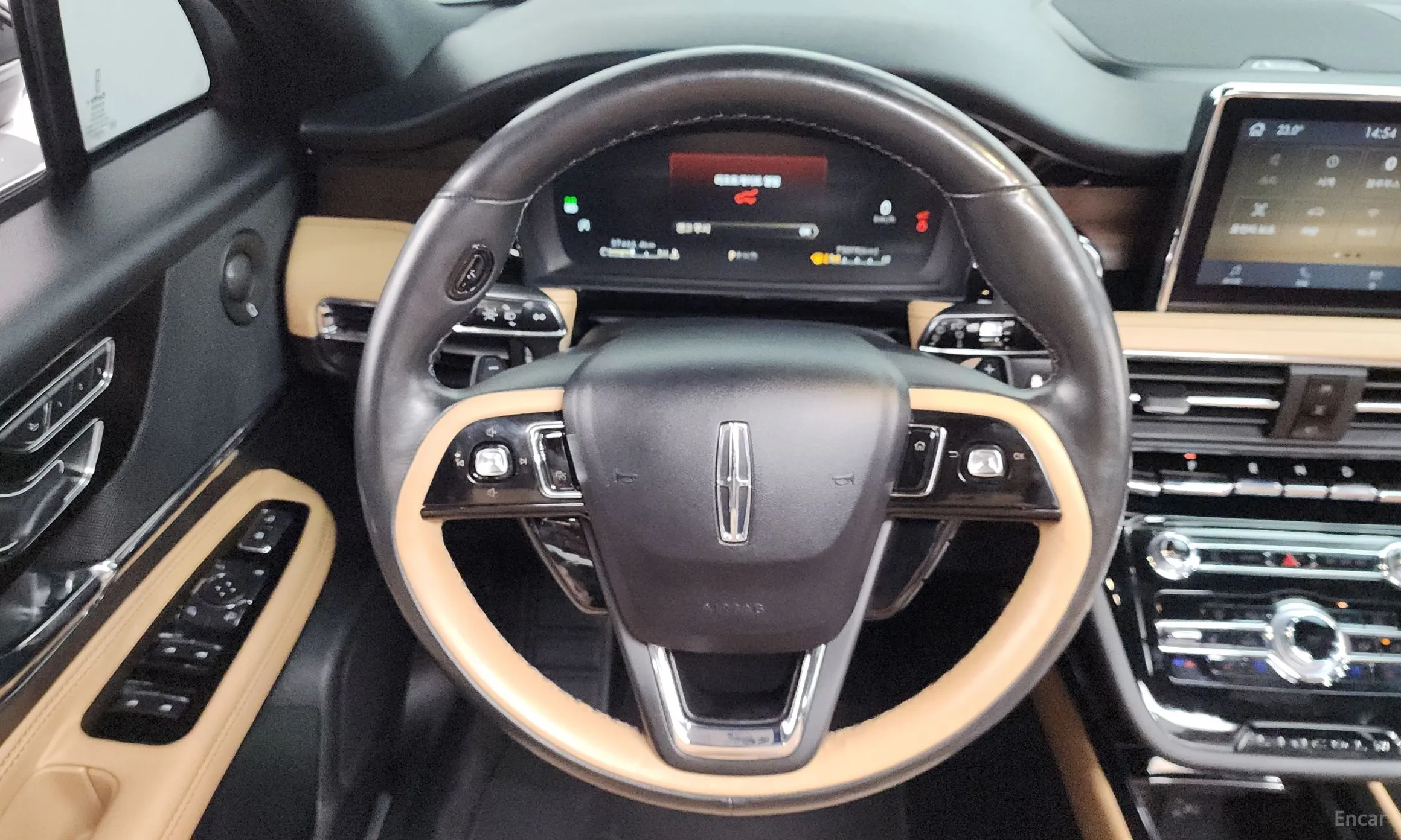 Lincoln Corsair превью 12
