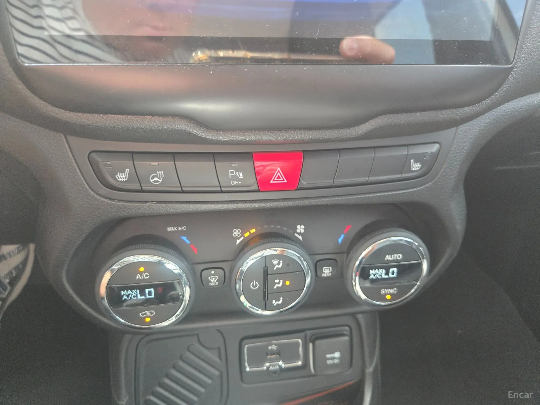 Jeep Renegade превью 13