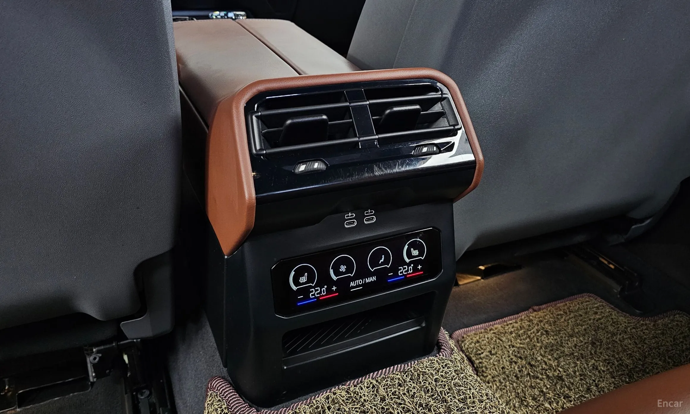 BMW 5 Series (G60) превью 19