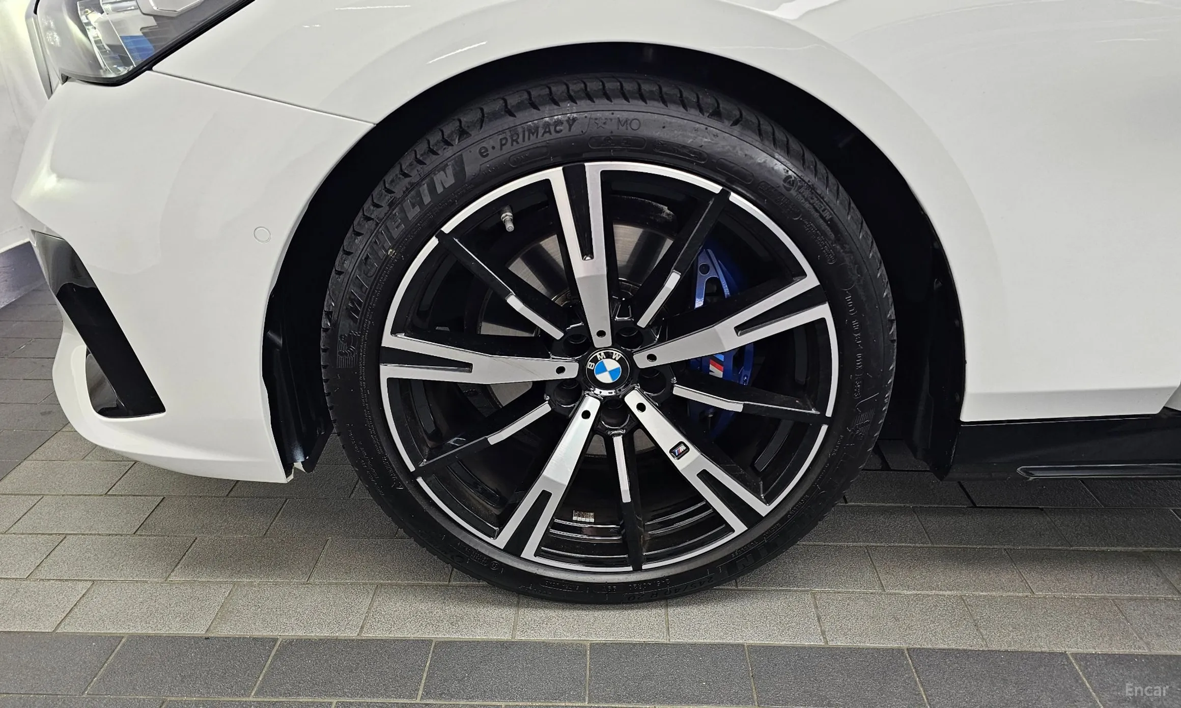 BMW 5 Series (G60) превью 5