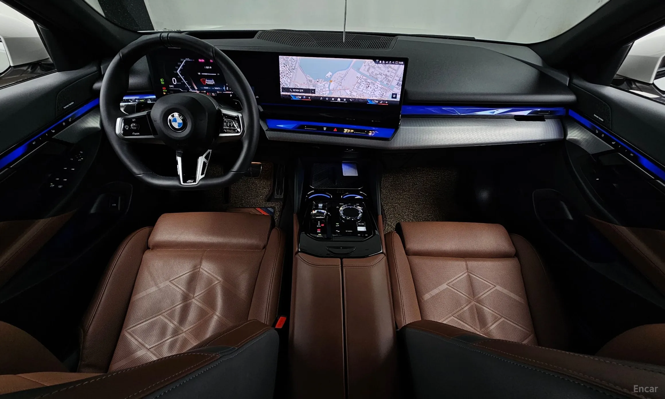 BMW 5 Series (G60) превью 7