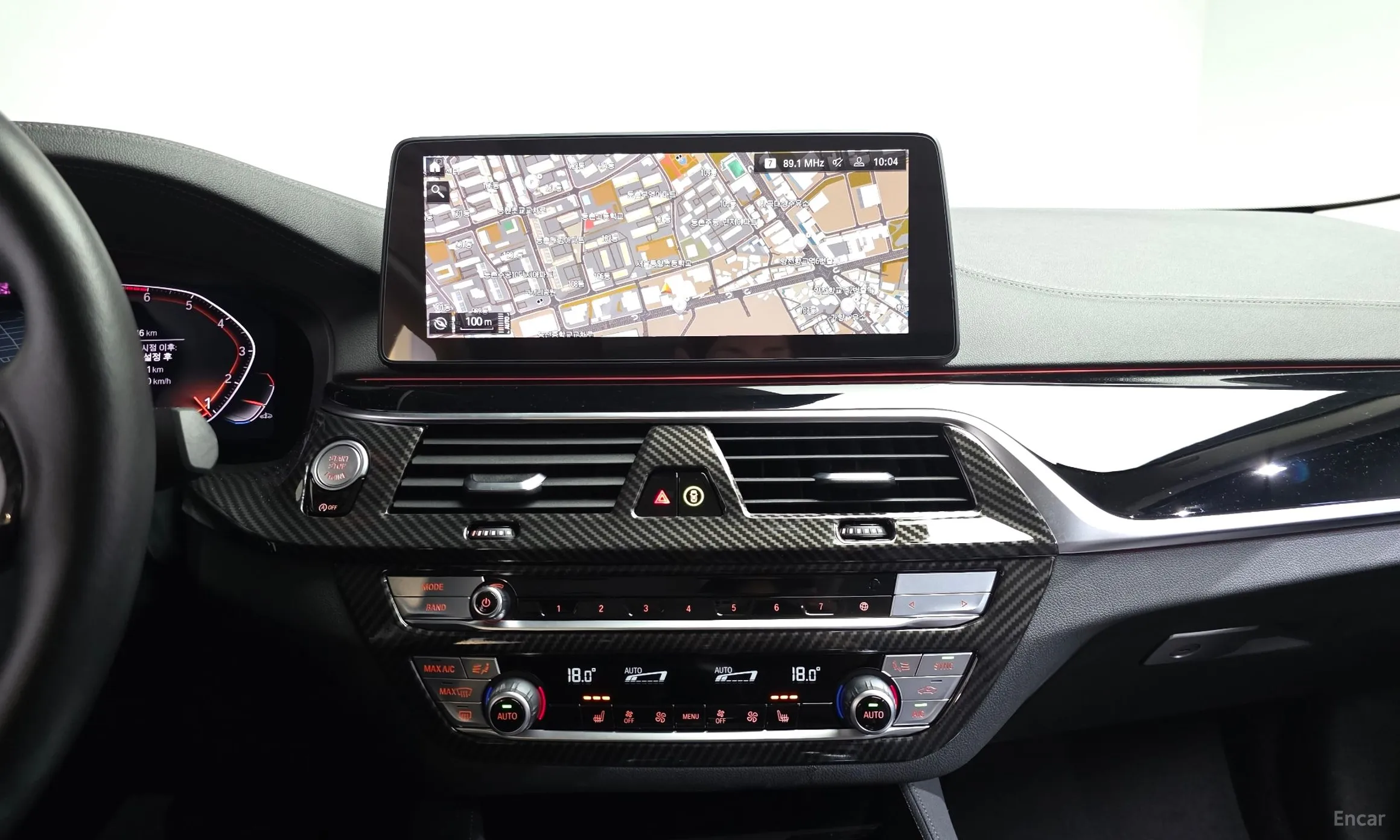 BMW 5 Series (G30) превью 12