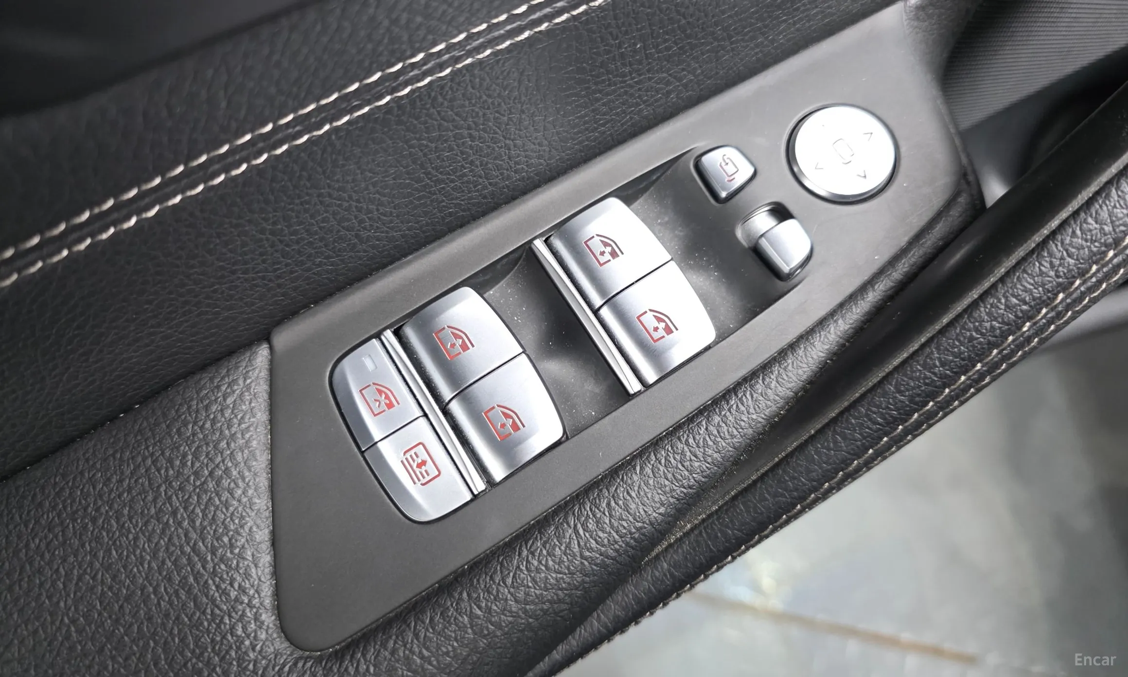 BMW 5 Series (G30) превью 20