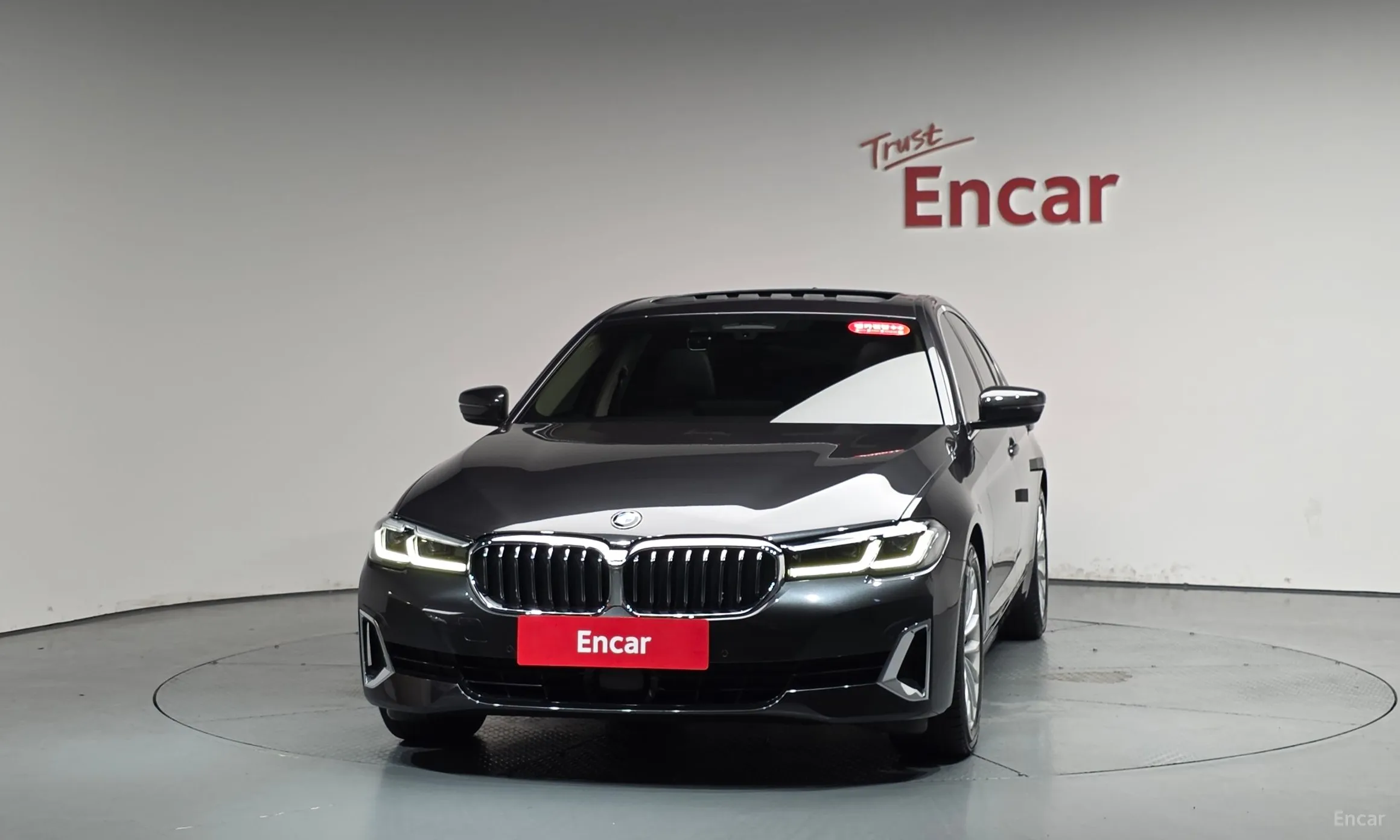 BMW 5 Series (G30) превью 3