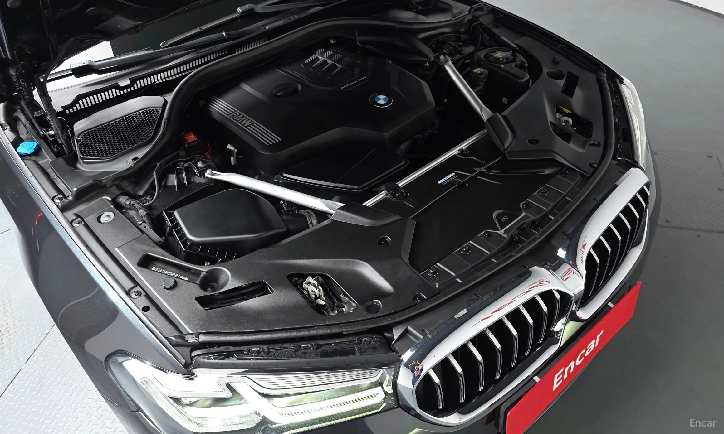 BMW 5 Series (G30) превью 6