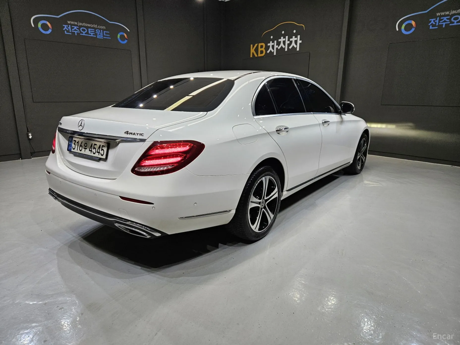 Mercedes Benz E-Class W213