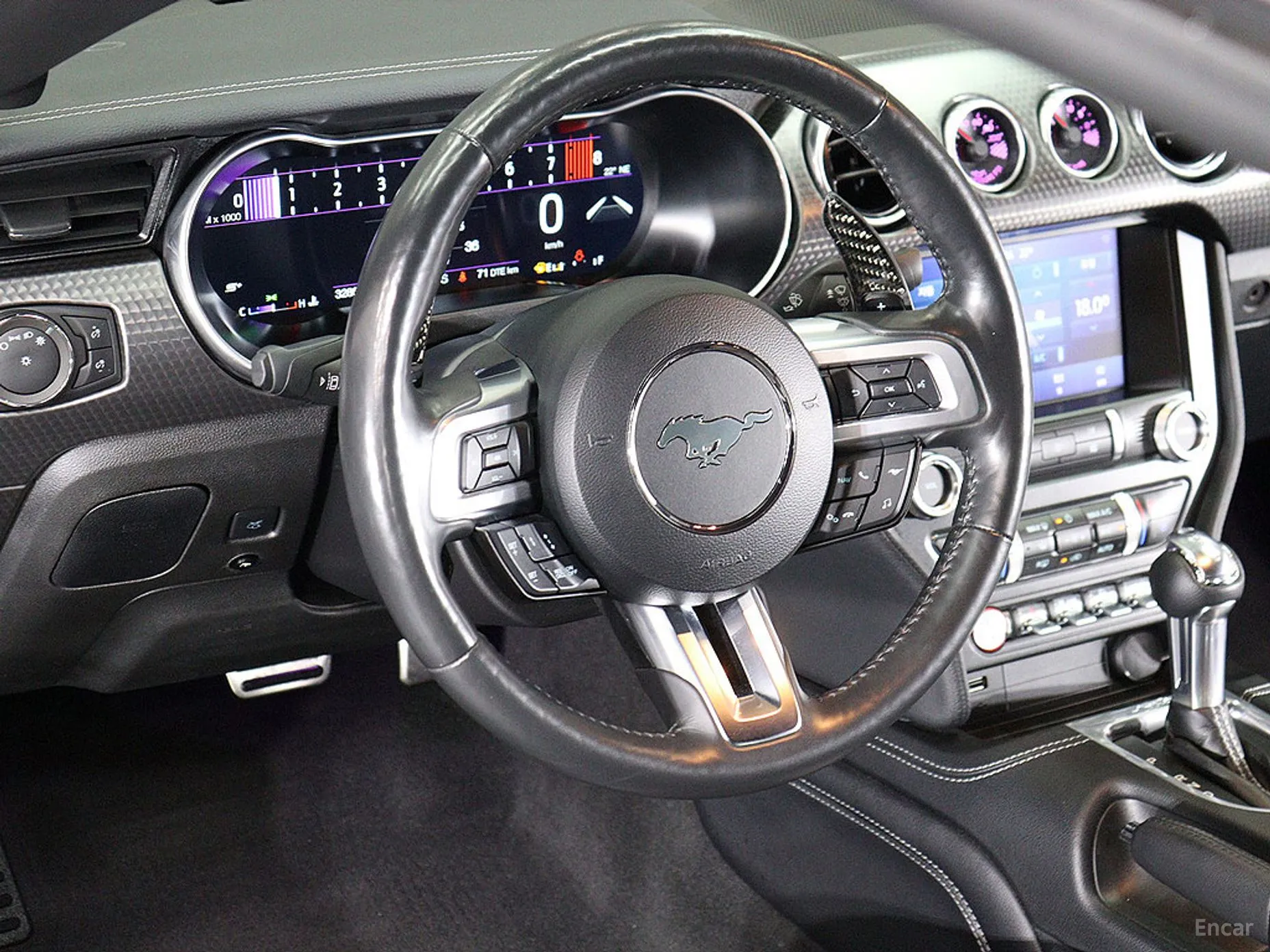 Ford Mustang превью 15