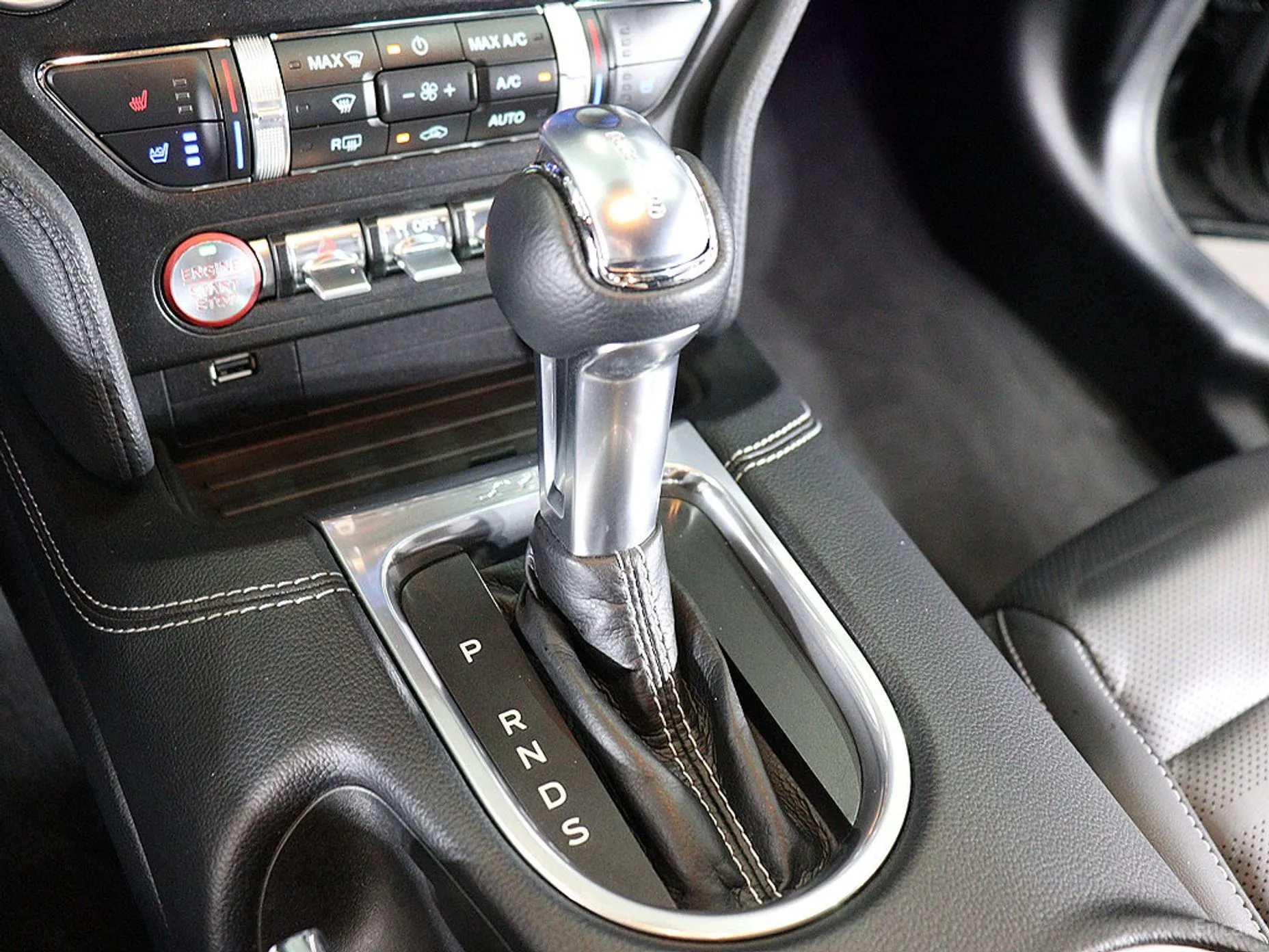 Ford Mustang превью 8