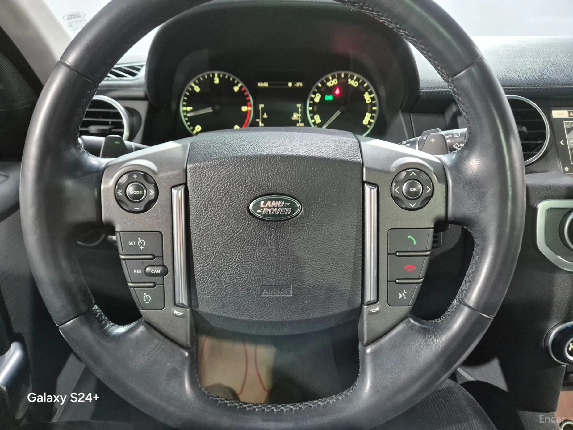 Land Rover Discovery 4 превью 10