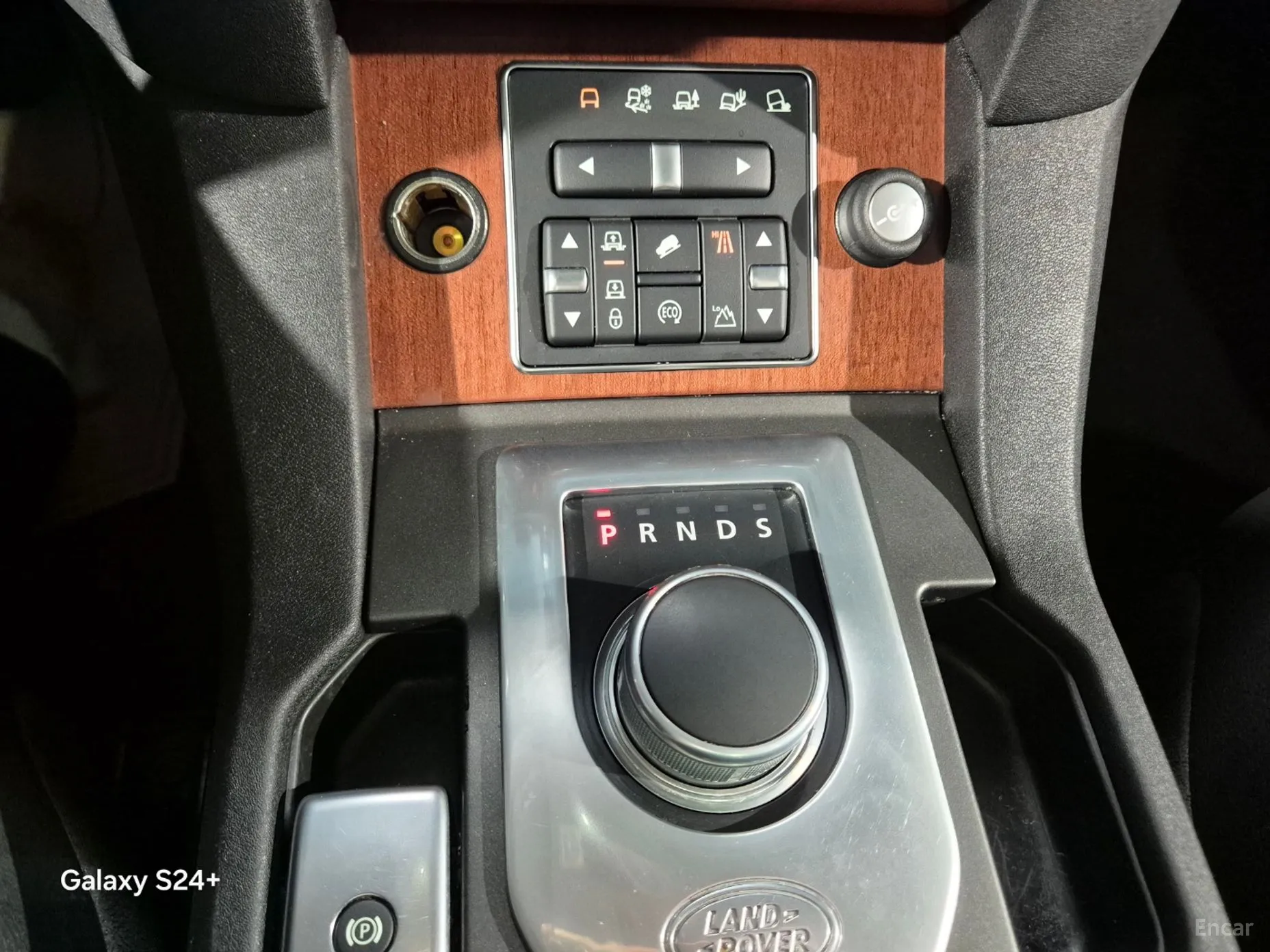 Land Rover Discovery 4 превью 16