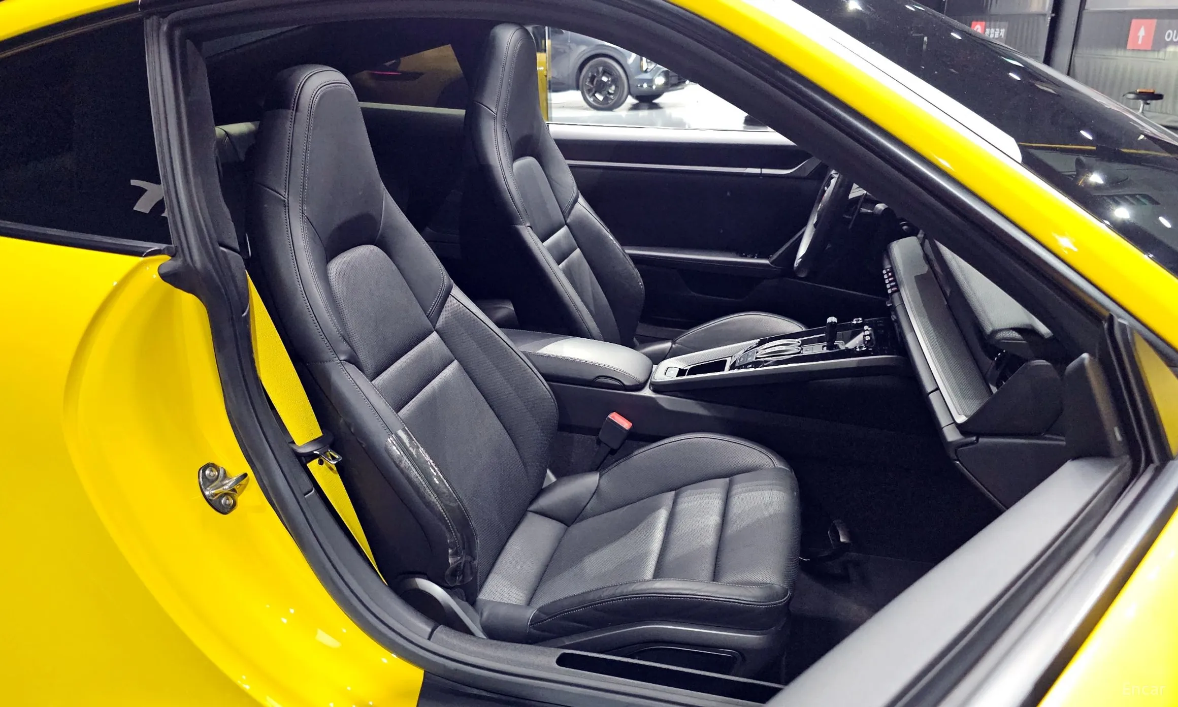 Porsche 911 (992) превью 12