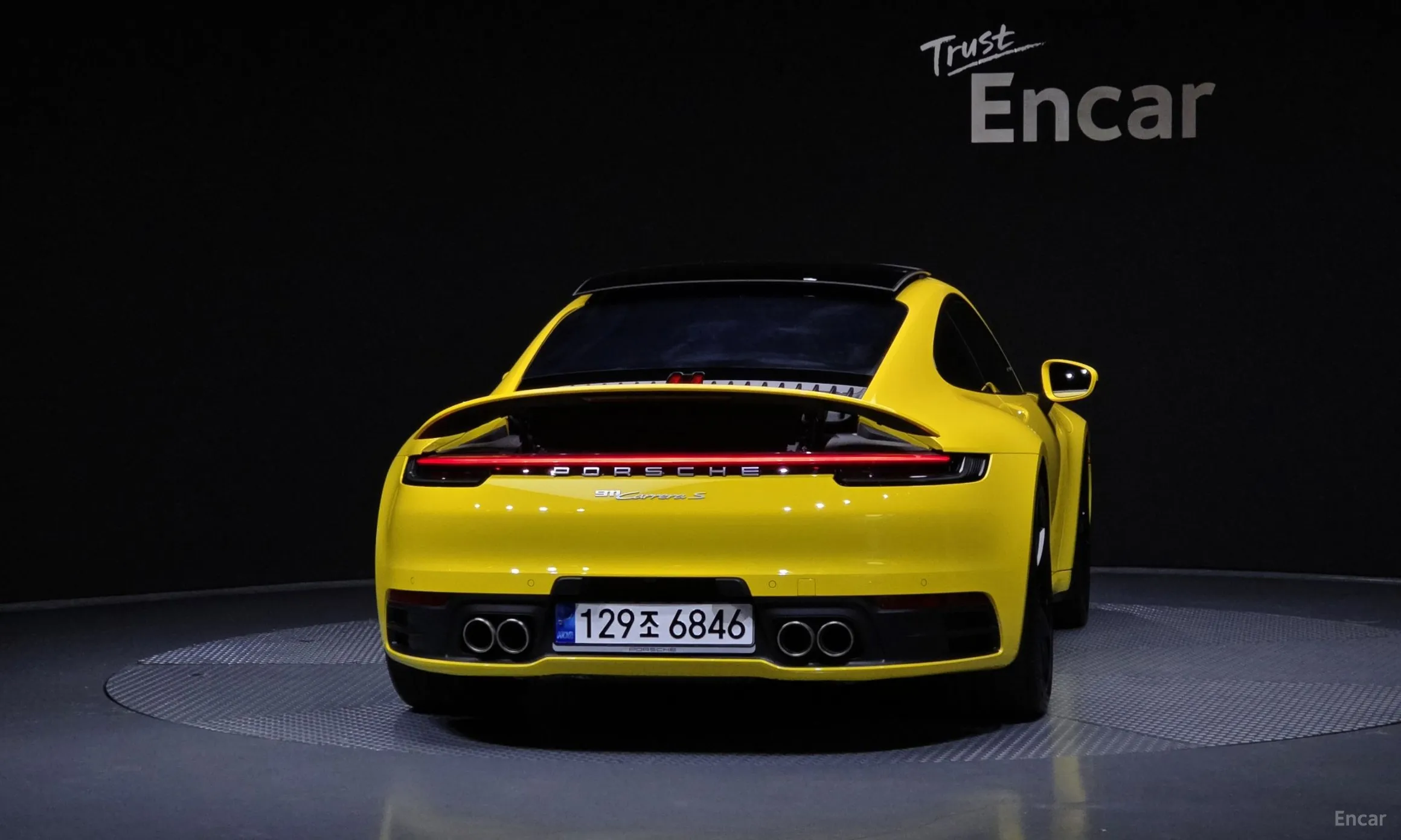 Porsche 911 (992) превью 4