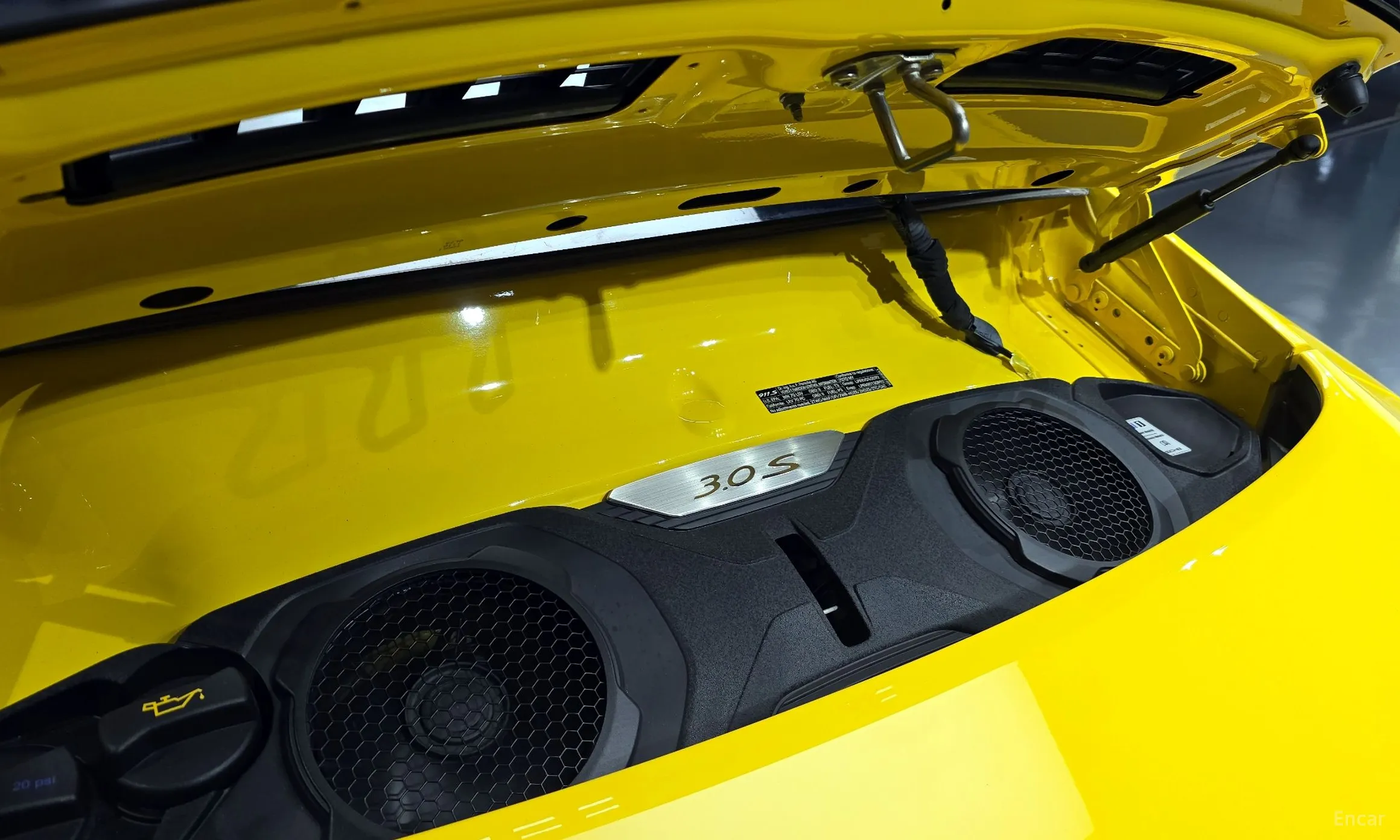 Porsche 911 (992) превью 6