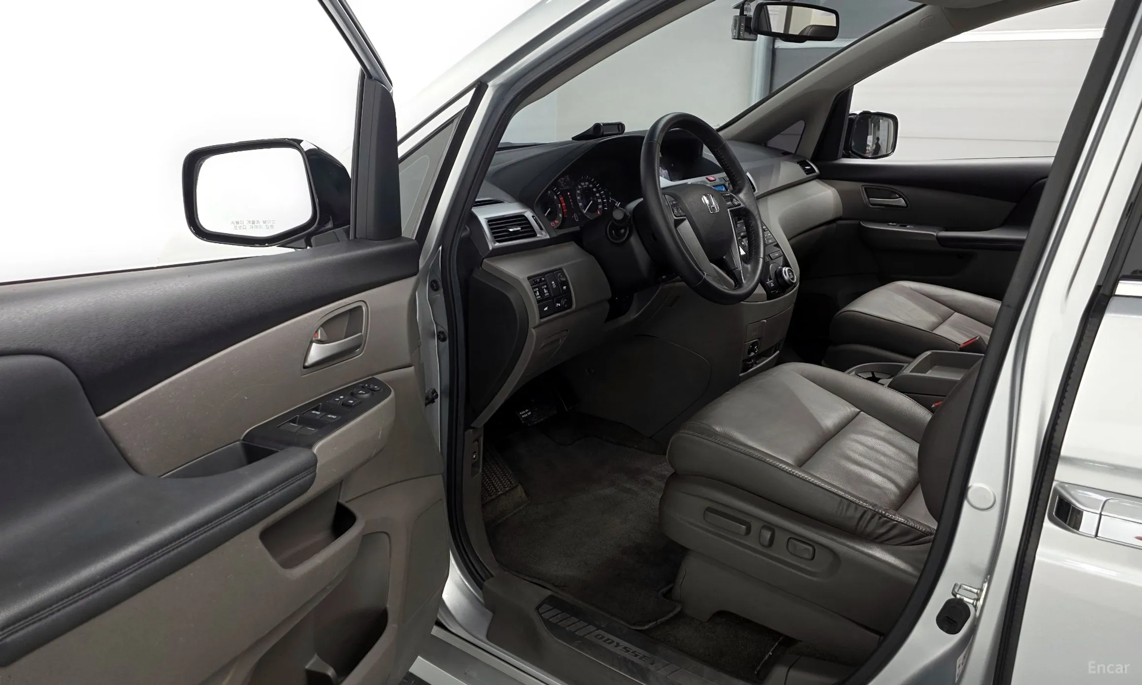 Honda Odyssey превью 10
