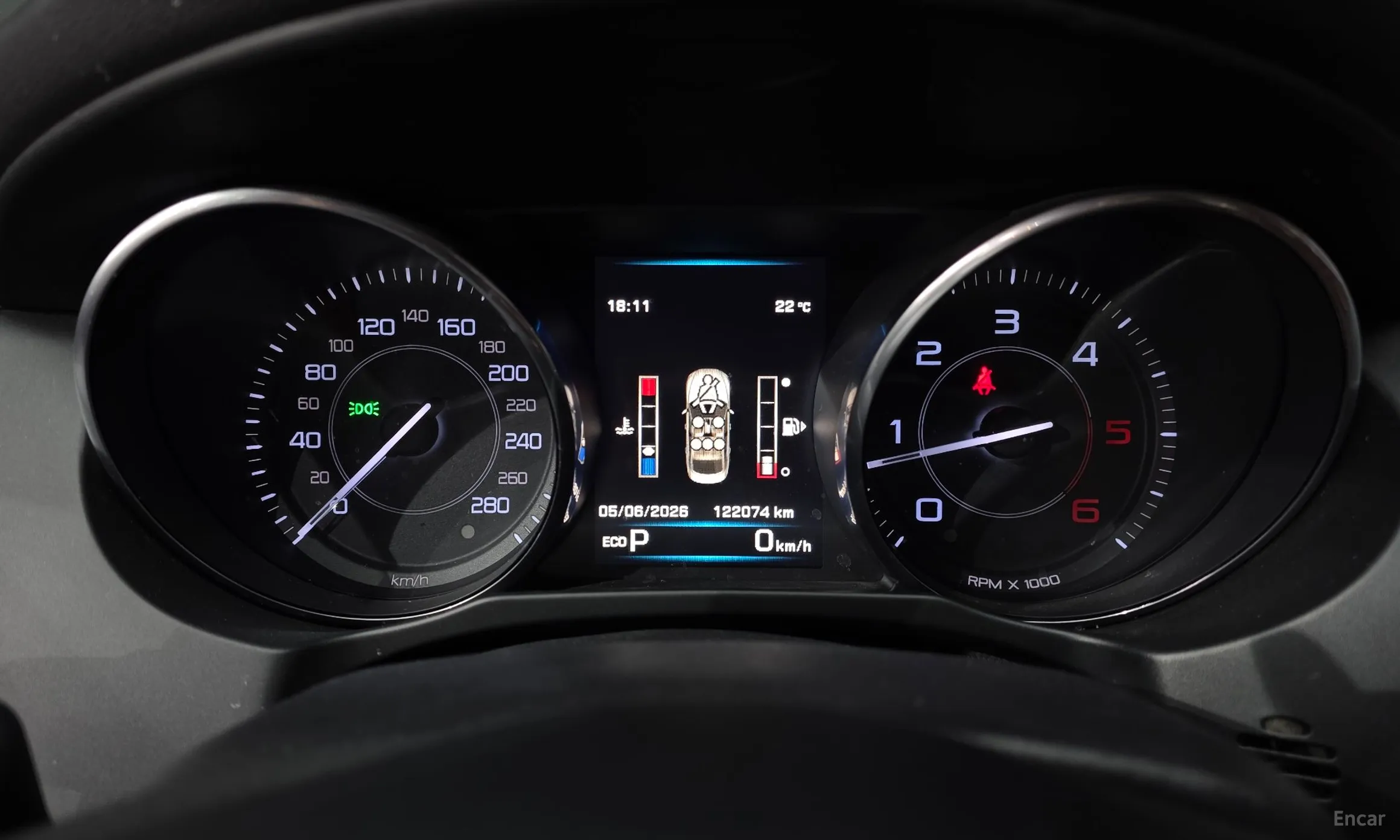 Jaguar XE превью 8