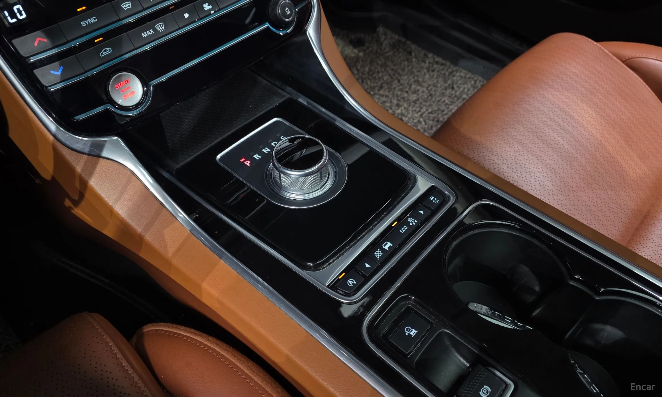 Jaguar XE превью 9