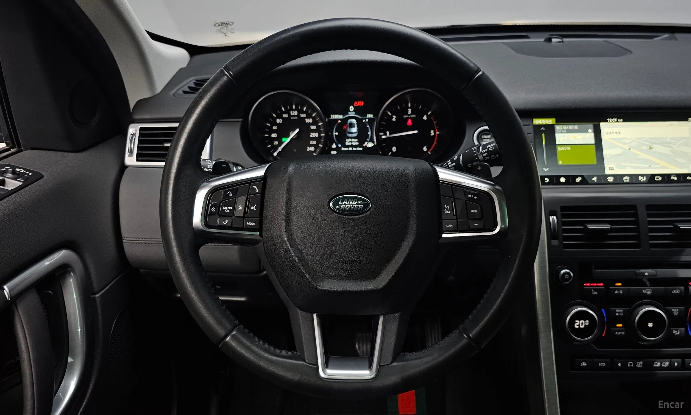 Land Rover Discovery Sports превью 12