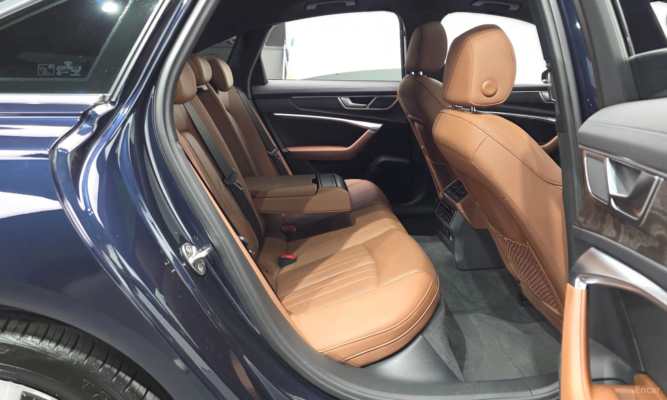 Audi A6 (C8) превью 11