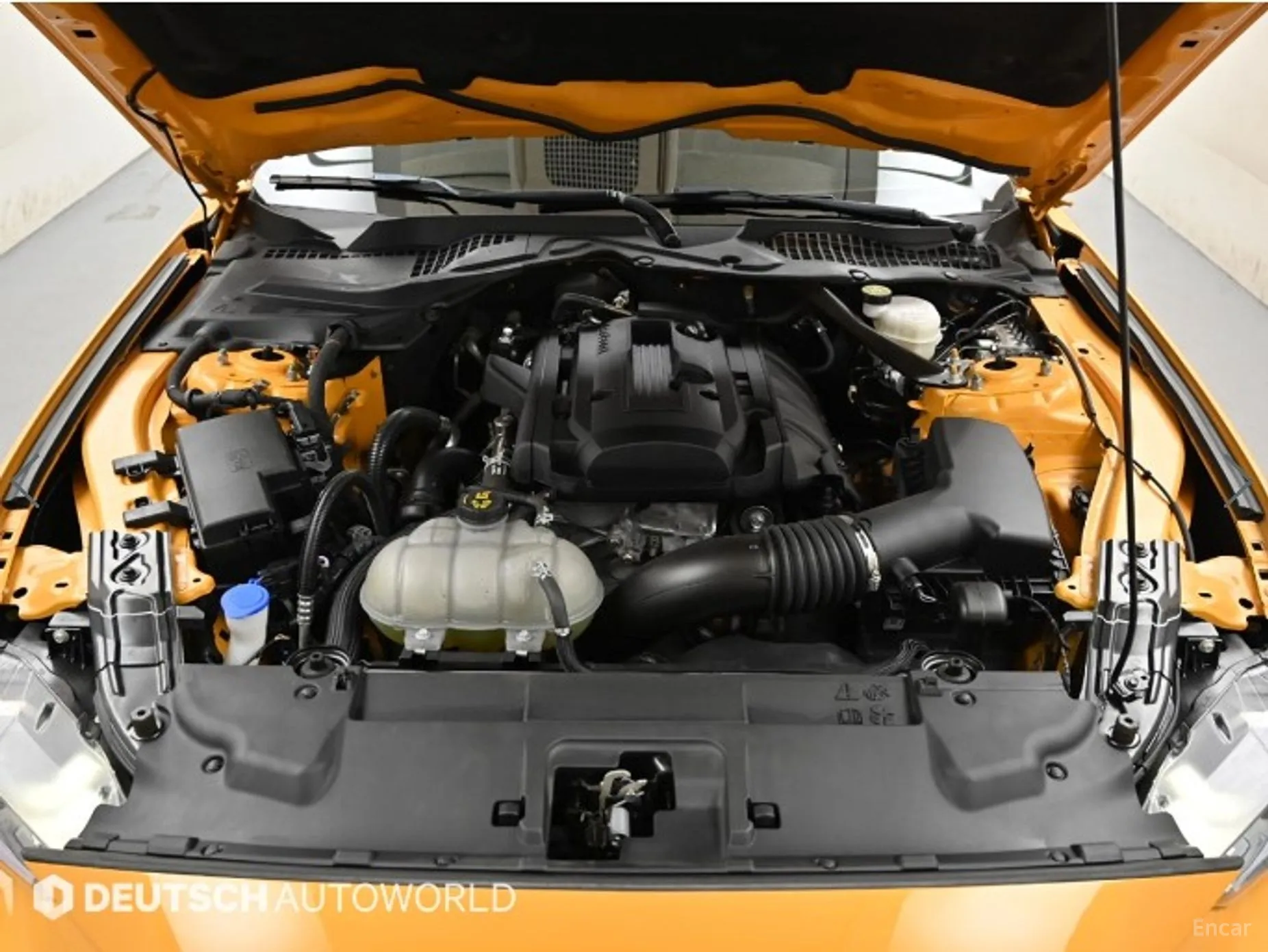 Ford Mustang превью 6