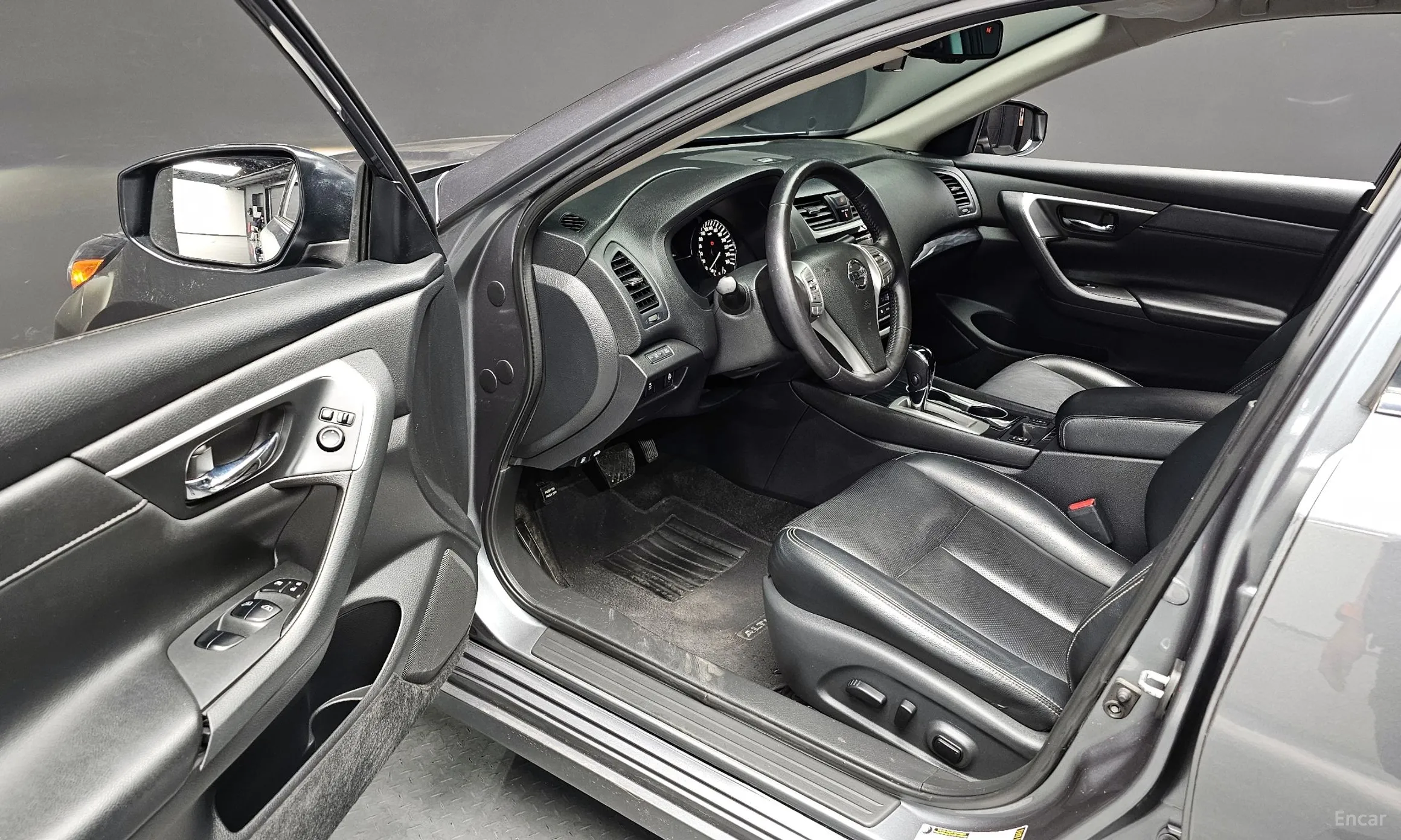 Nissan Altima превью 12