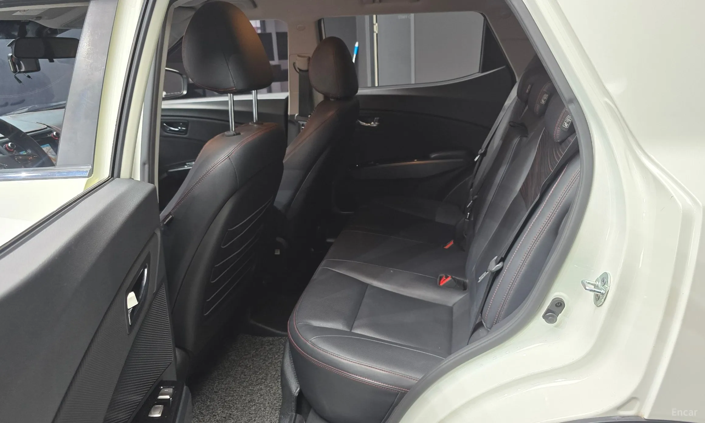 KG Mobility (SsangYong) Tivoli Air превью 11
