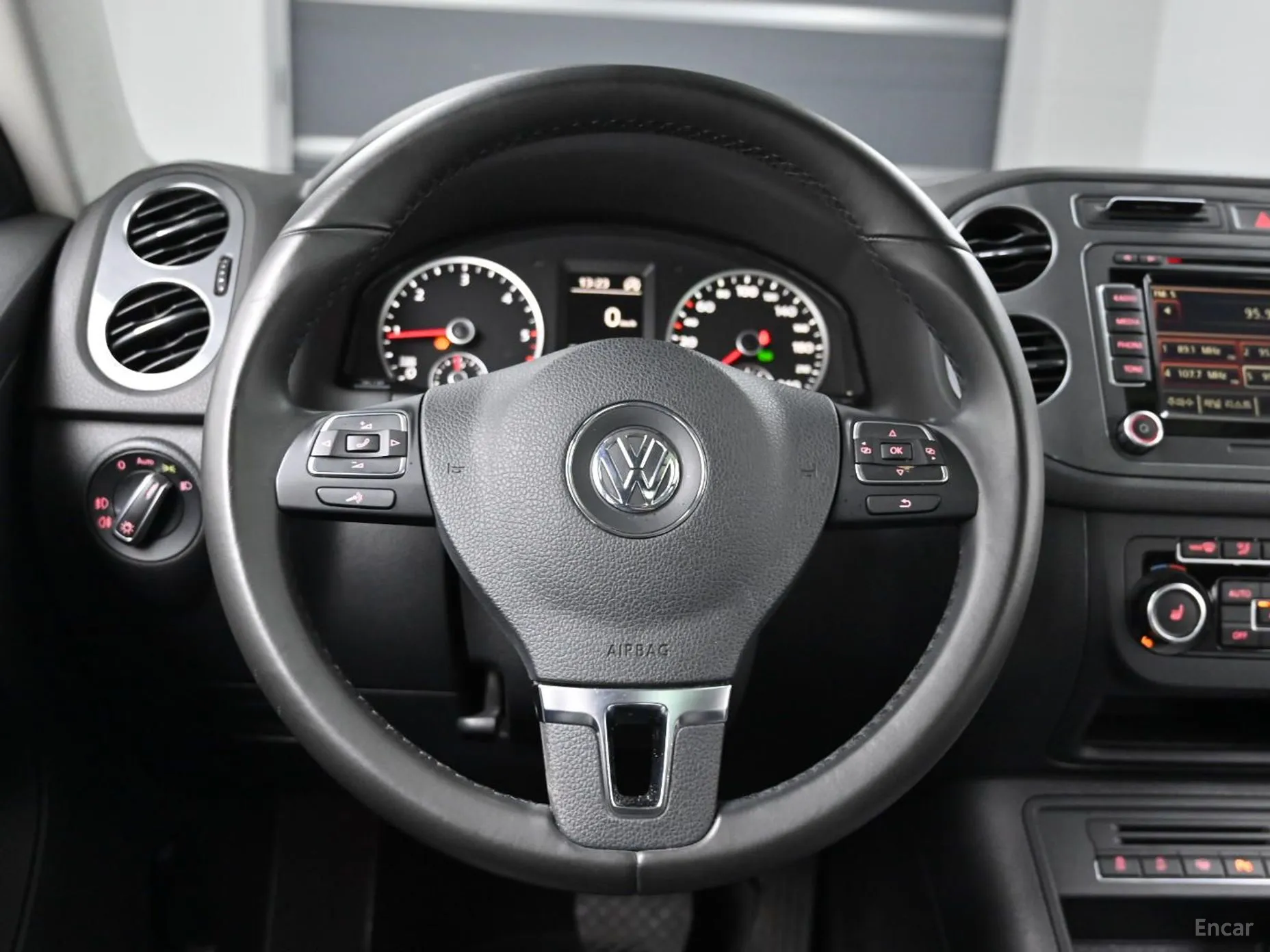 Volkswagen New Tiguan превью 13