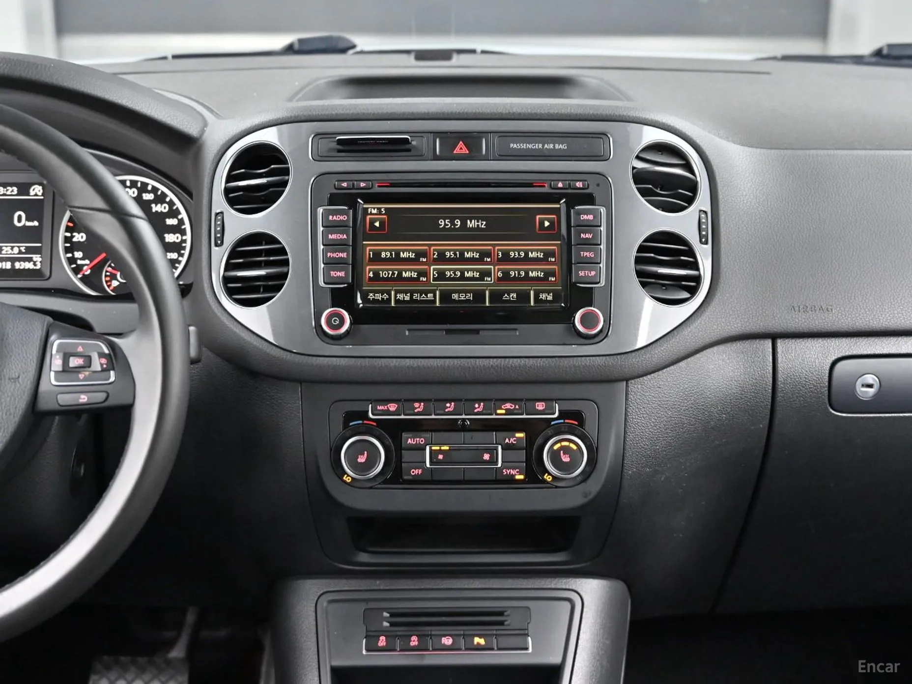 Volkswagen New Tiguan превью 14
