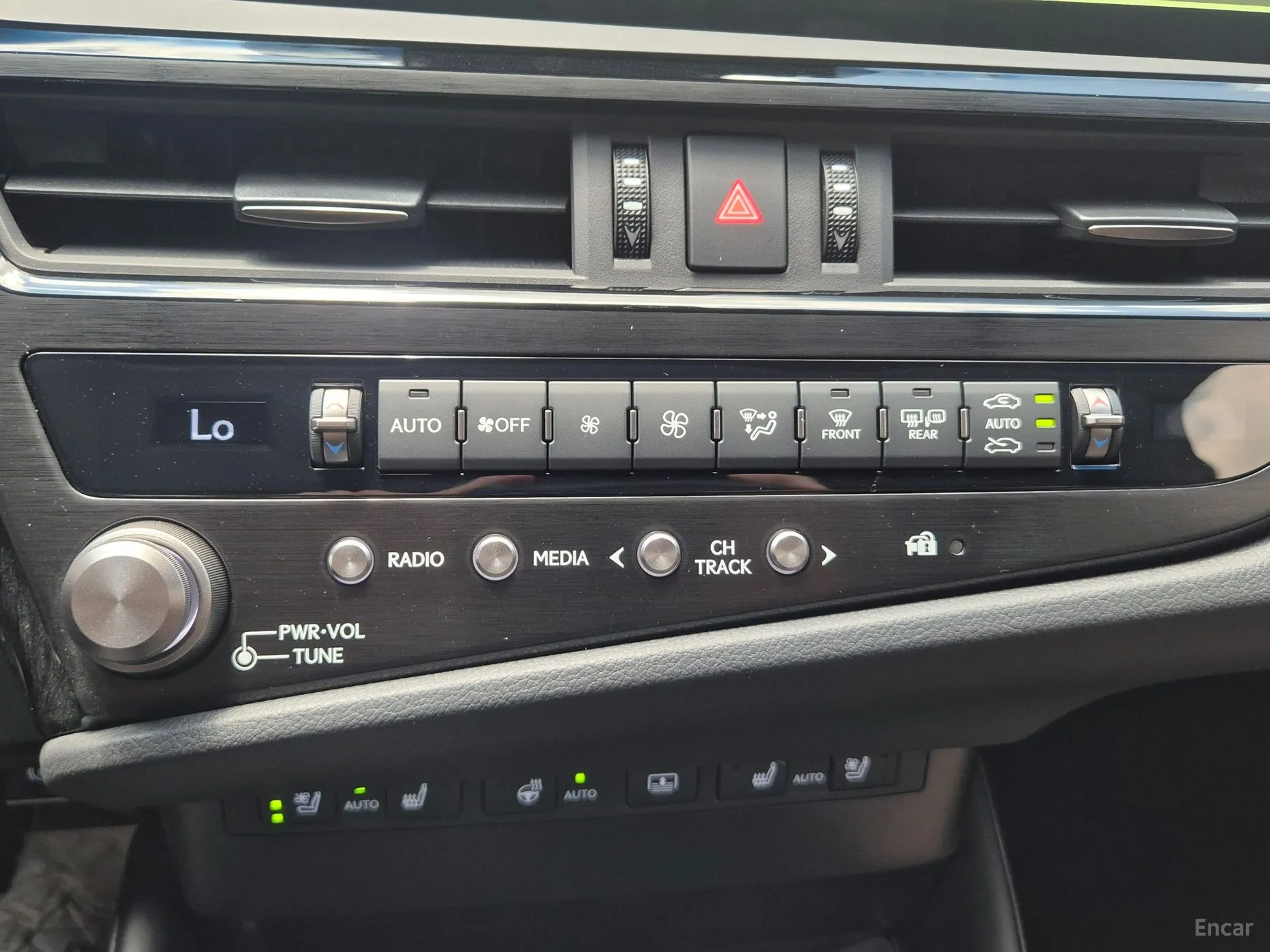 Lexus ES300h 7th Generation превью 18