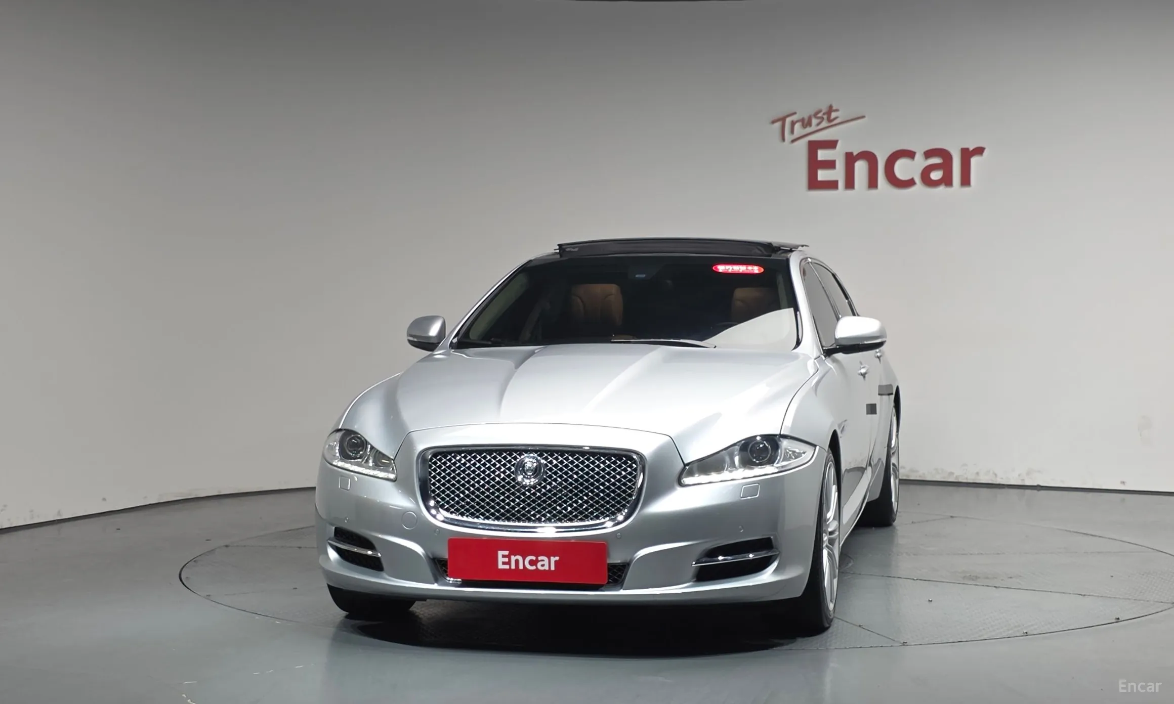 Jaguar All New XJ превью 3