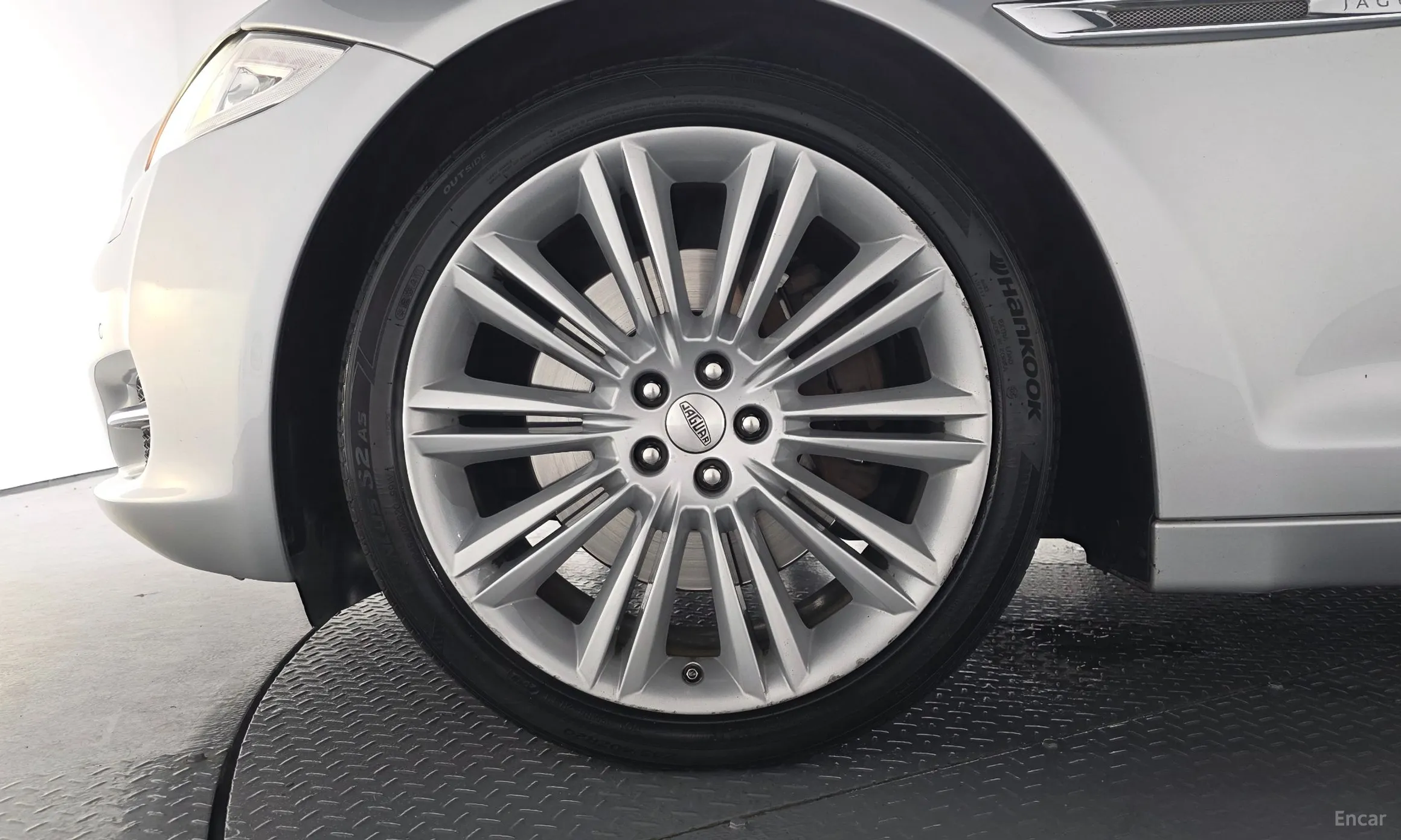 Jaguar All New XJ превью 5