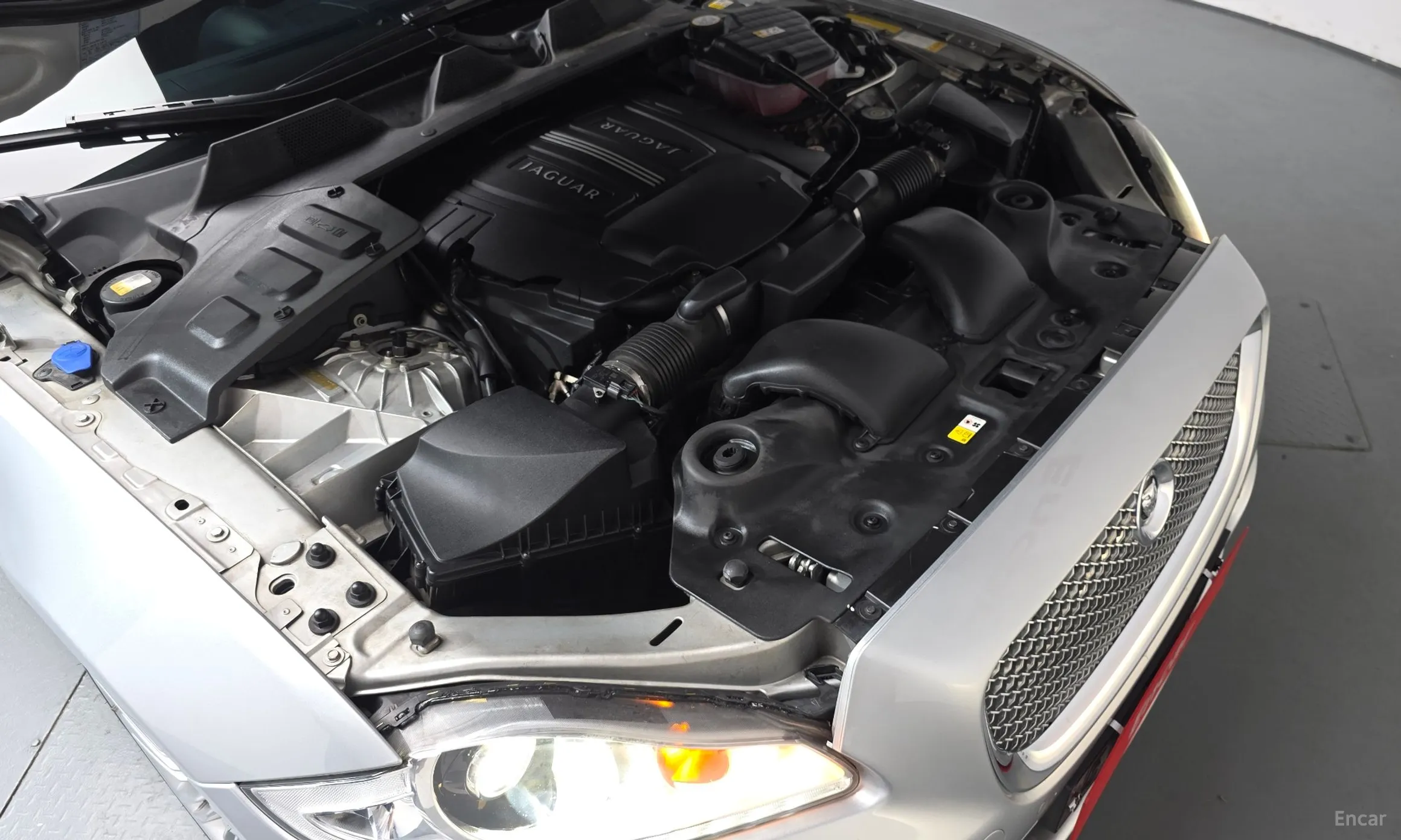Jaguar All New XJ превью 6