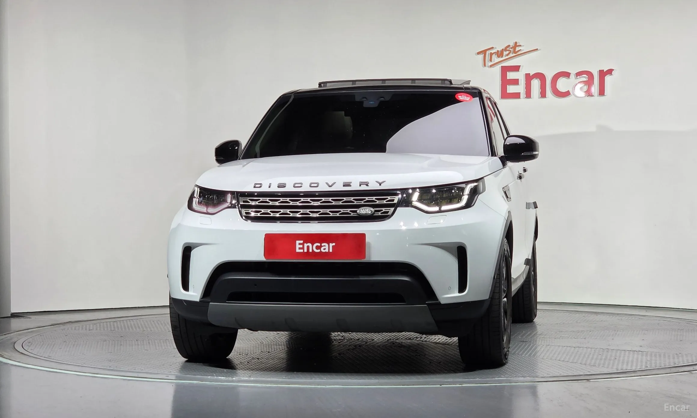 Land Rover Discovery 5 превью 3